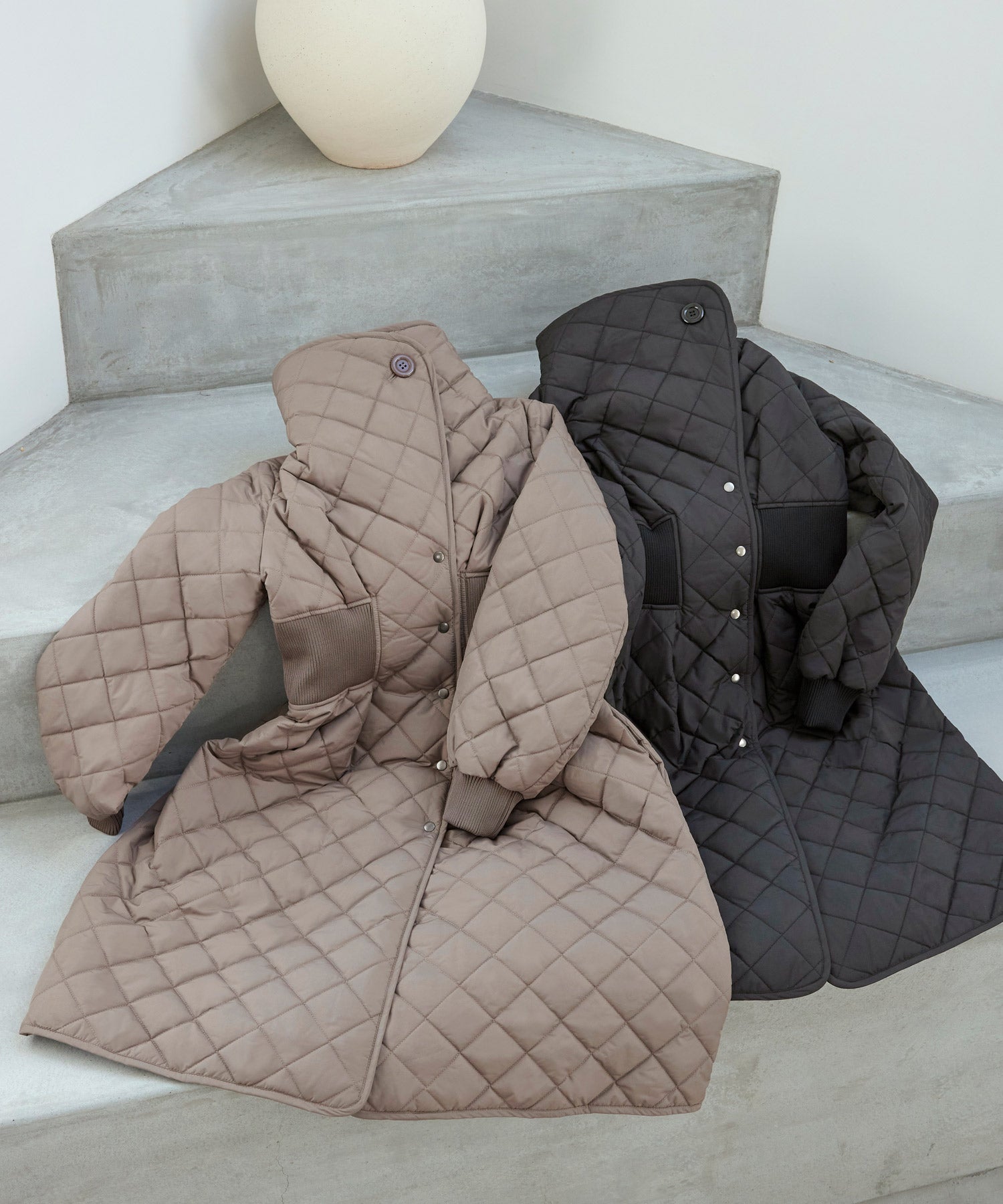 ルイルエブティック RUIRUE BOUTIQUE ライトサーモキルティングサイドリブコート ｜ レディース アウター 羽織 体型カバー 保温 暖かい 軽量 ロングコート ミドルコート フード ライトサーモ ダウン風コート 中綿 ダイヤキルト キルティング （ブラック） ブラック