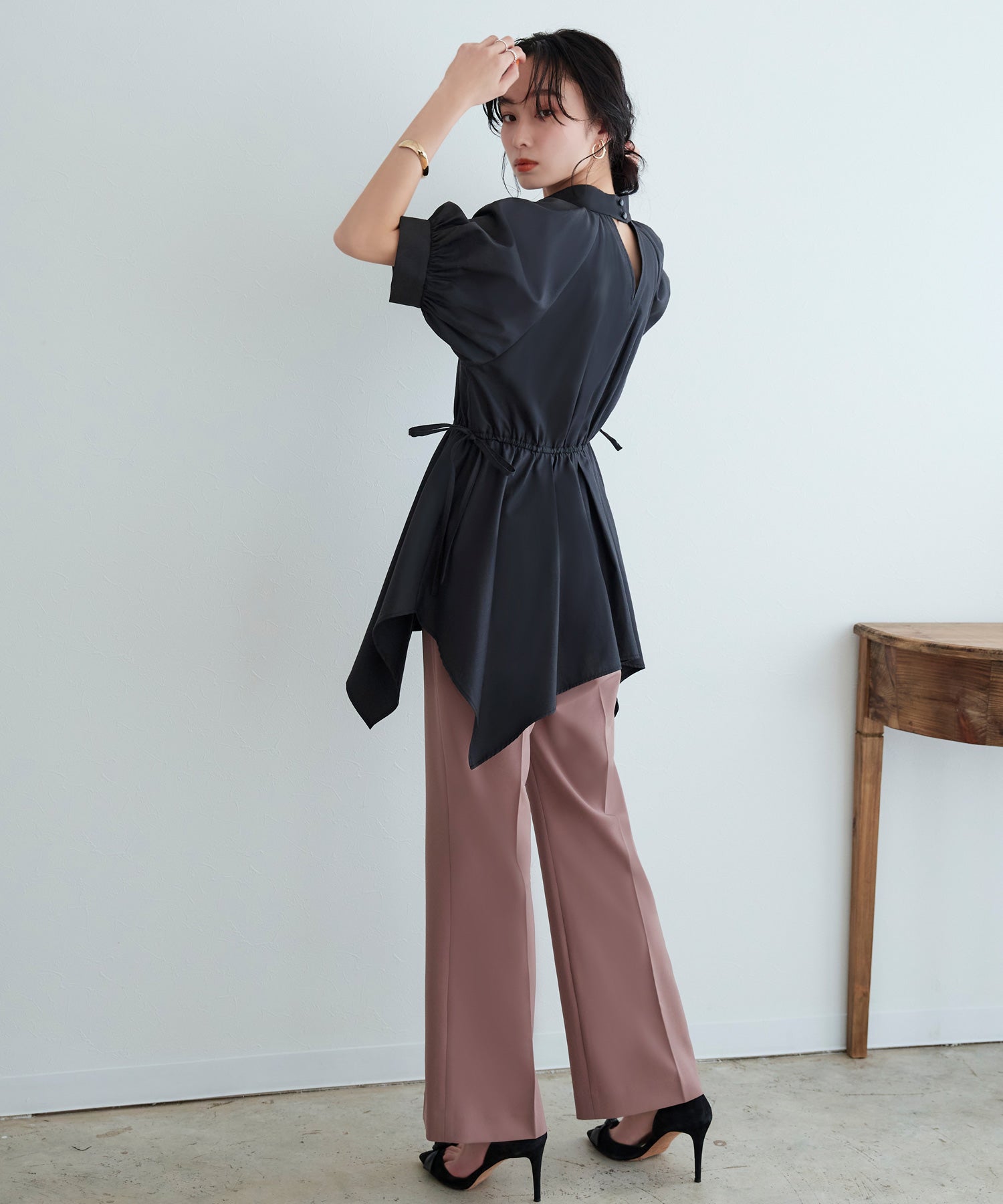 ルイルエブティック RUIRUE BOUTIQUE スクエアペプラムパフスリーブブラウス