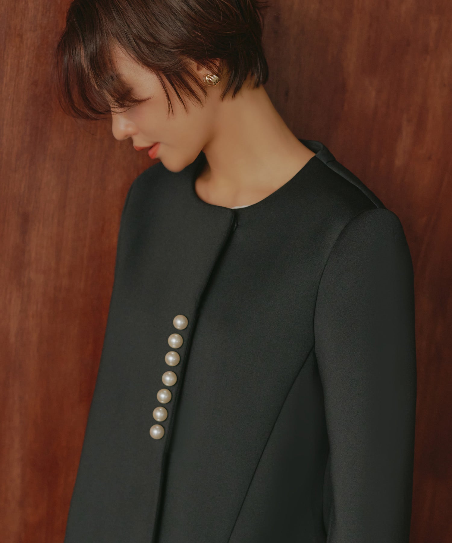 ルイルエブティック RUIRUE BOUTIQUE パールデザインダンボールニットフレアコート ｜ レディース アウター 羽織 体型カバー 保温 暖かい ロングコート フレア ノーカラー （ブラック） ブラック