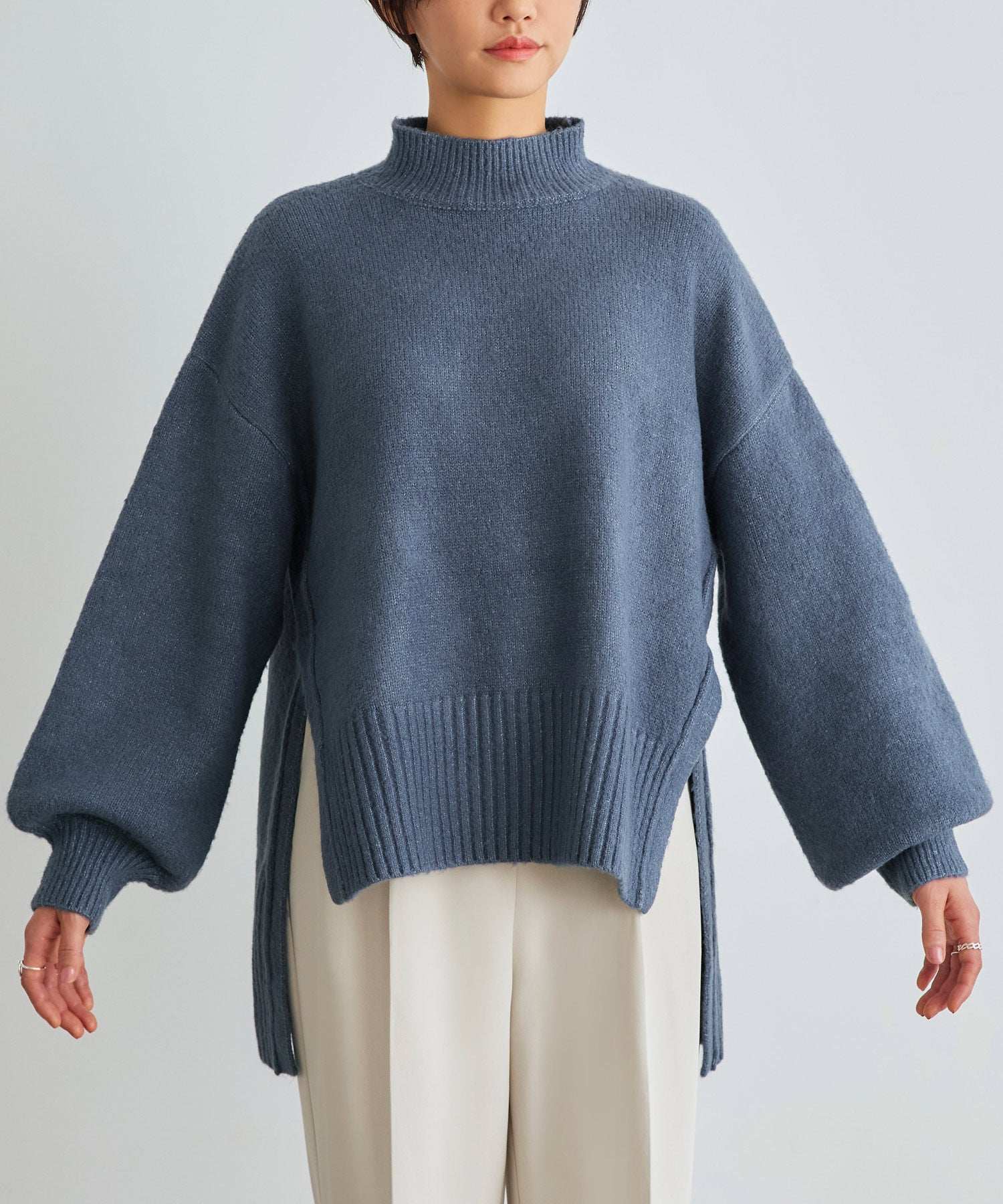 ルイルエブティック RUIRUE BOUTIQUE サイドスリットハイネックニット