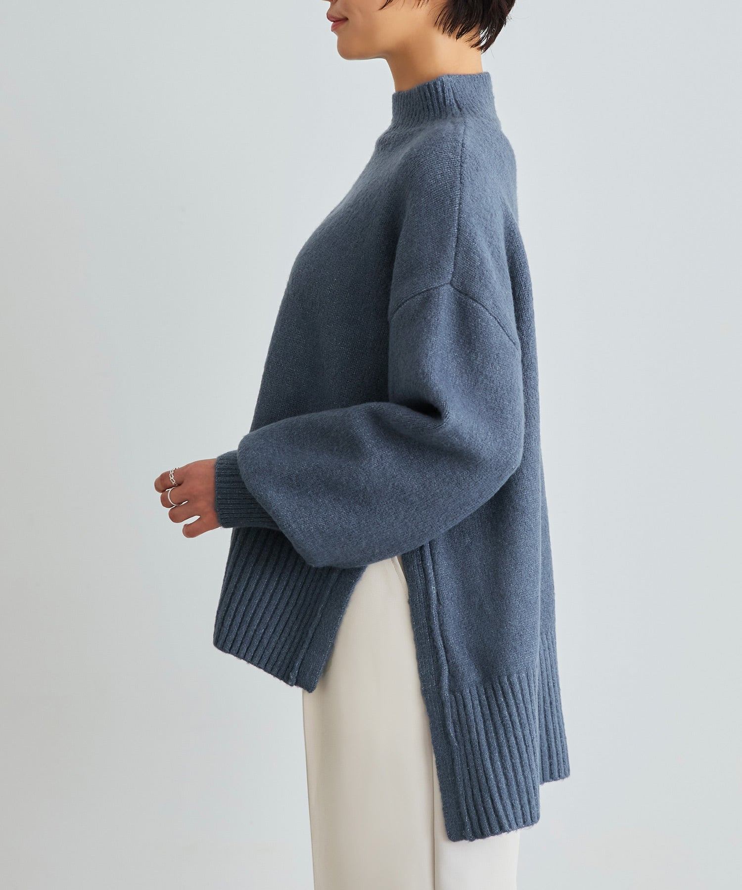 ルイルエブティック RUIRUE BOUTIQUE サイドスリットハイネックニット