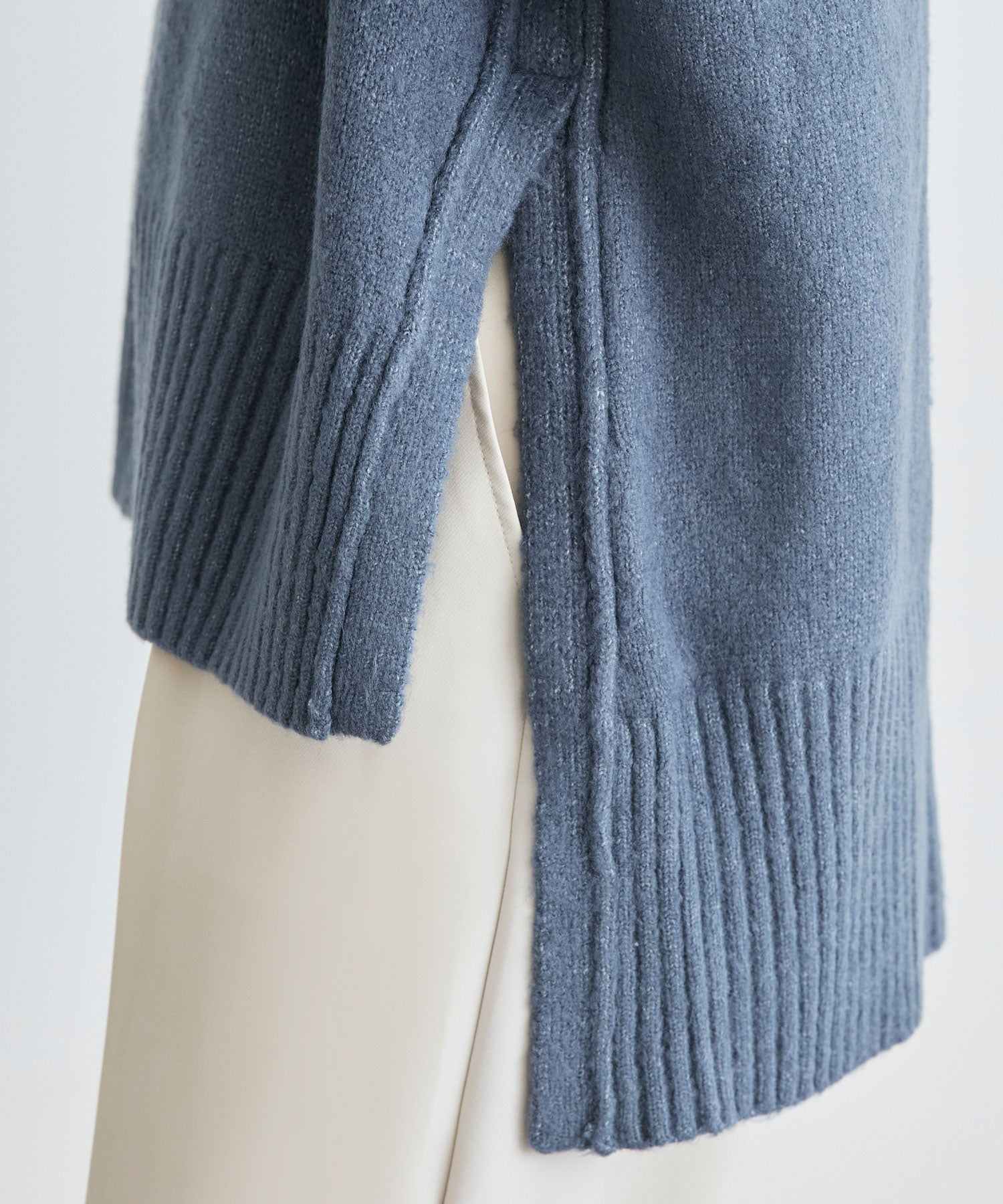 ルイルエブティック RUIRUE BOUTIQUE サイドスリットハイネックニット