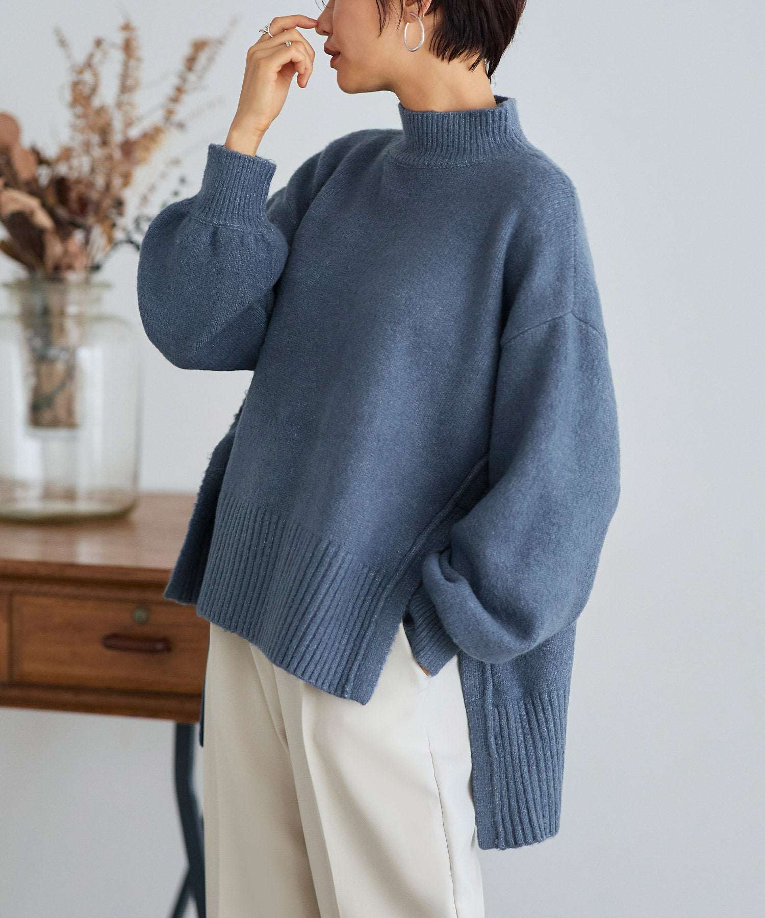 ルイルエブティック RUIRUE BOUTIQUE サイドスリットハイネックニット,ダスティーブルー