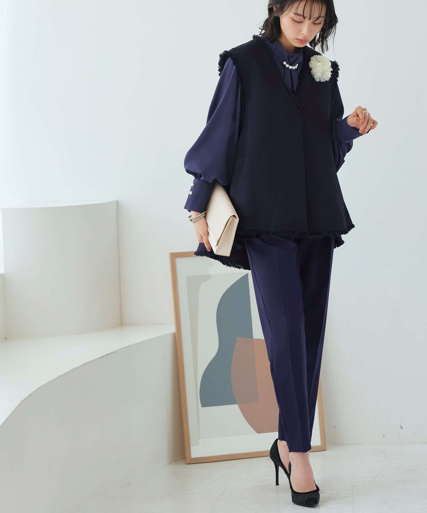 ルイルエブティック RUIRUE BOUTIQUE 【3点セット】バスケットツイードジレ＆タイパールチェーンボリューム袖ブラウス＆テーパードパンツ  3点 セットアップ  洗える（ネイビー） ネイビー