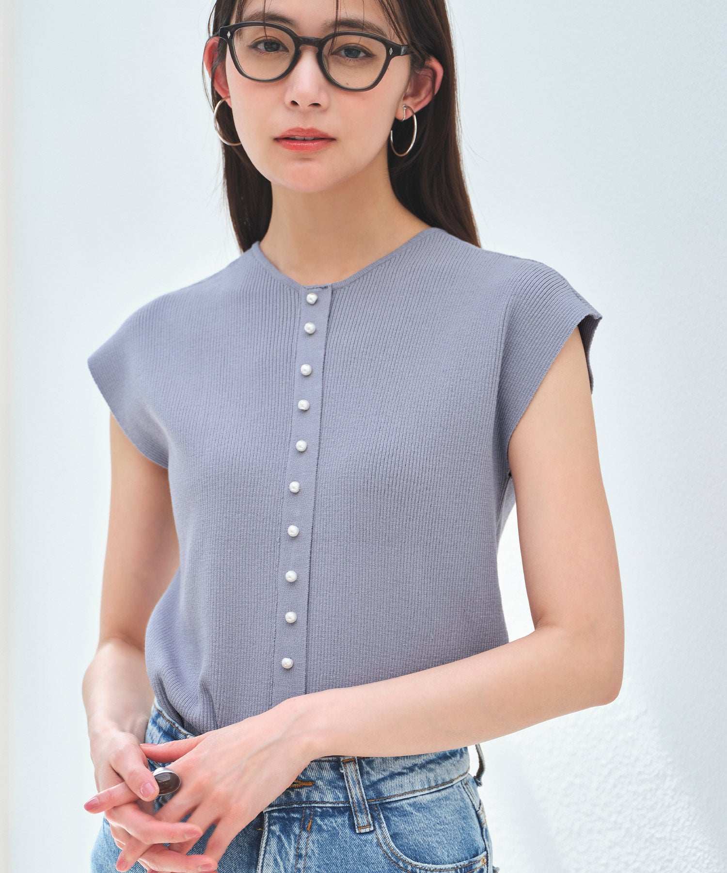 ルイルエブティック RUIRUE BOUTIQUE 洗える UVカット ｜ 選べるデザイン バック釦 フレンチリブサマーニット半袖（Bタイプ/パール釦） ｜ ハイネック トップス リブニット ベーシック シンプル パール （パール釦/スモークブルー） パール釦/スモークブルー