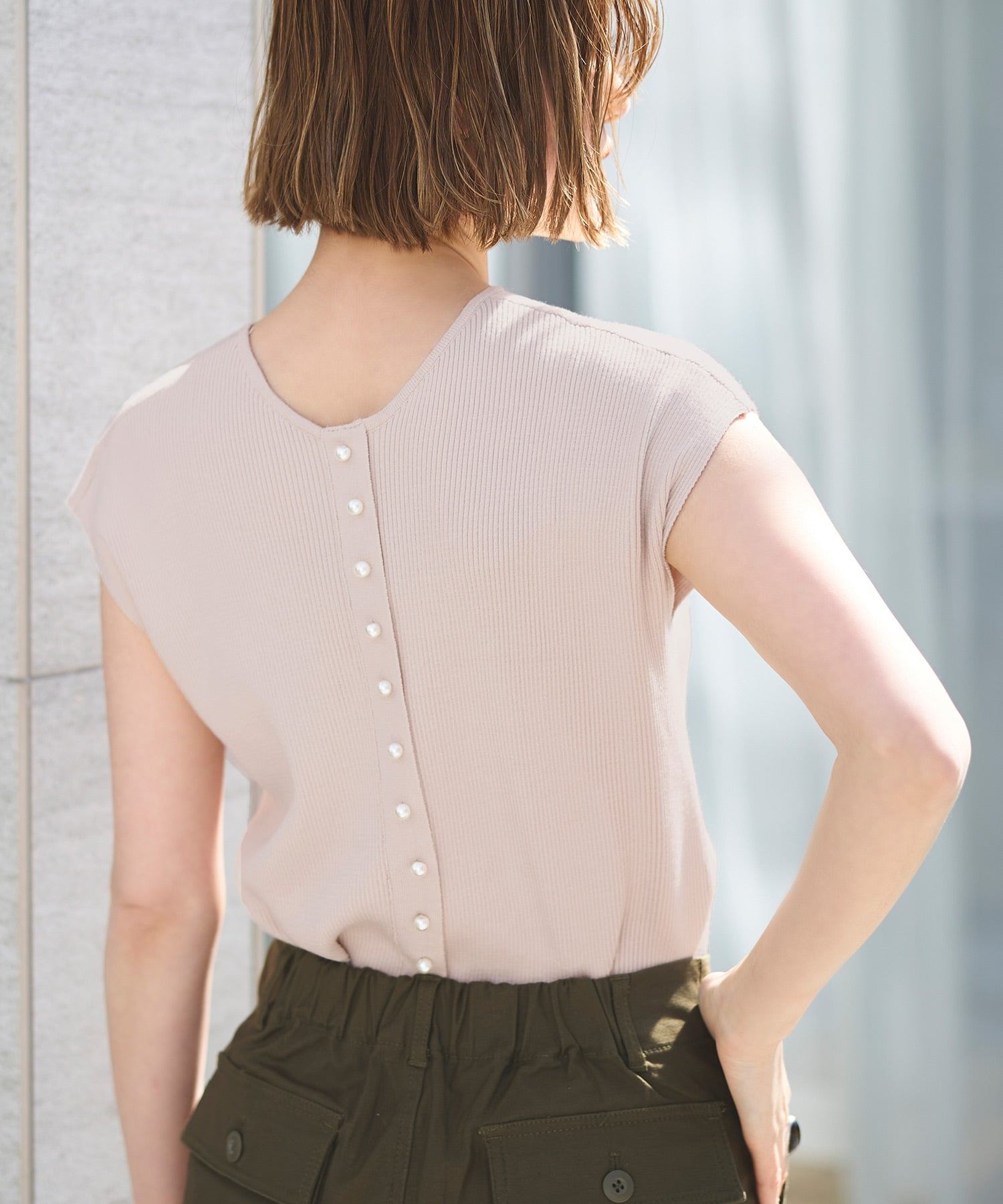 ルイルエブティック RUIRUE BOUTIQUE 洗える UVカット ｜ 選べるデザイン バック釦 フレンチリブサマーニット半袖（Bタイプ/パール釦） ｜ ハイネック トップス リブニット ベーシック シンプル パール （パール釦/アイボリー） パール釦/アイボリー