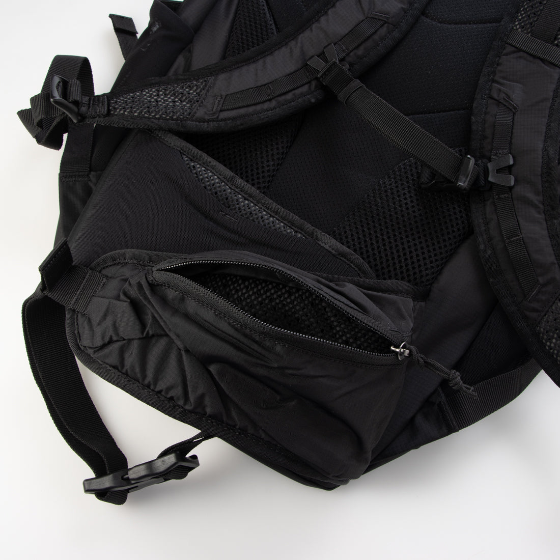 サロモン SALOMON TRAILBLAZER 30 （ブラック） ブラック