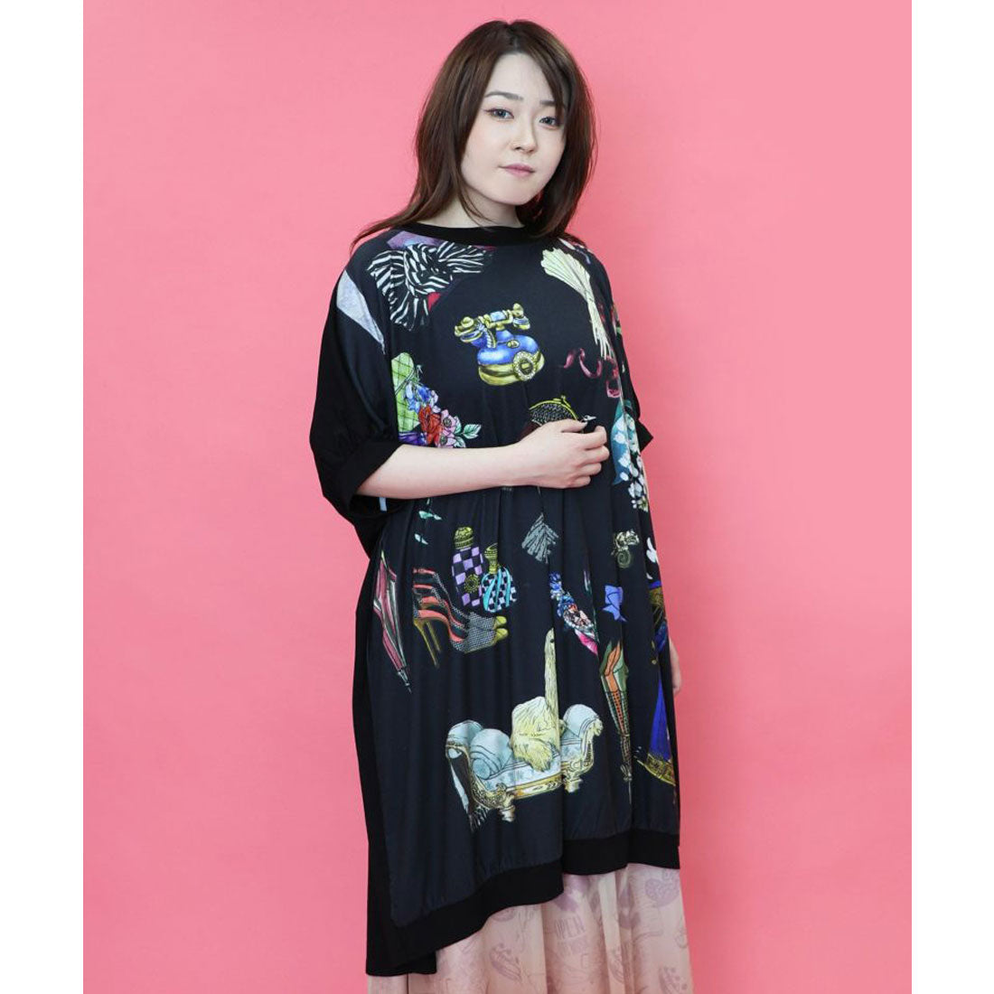 スカラー ScoLar 華やかな貴婦人モチーフプリント 切替ワンピース （ブラック） ブラック