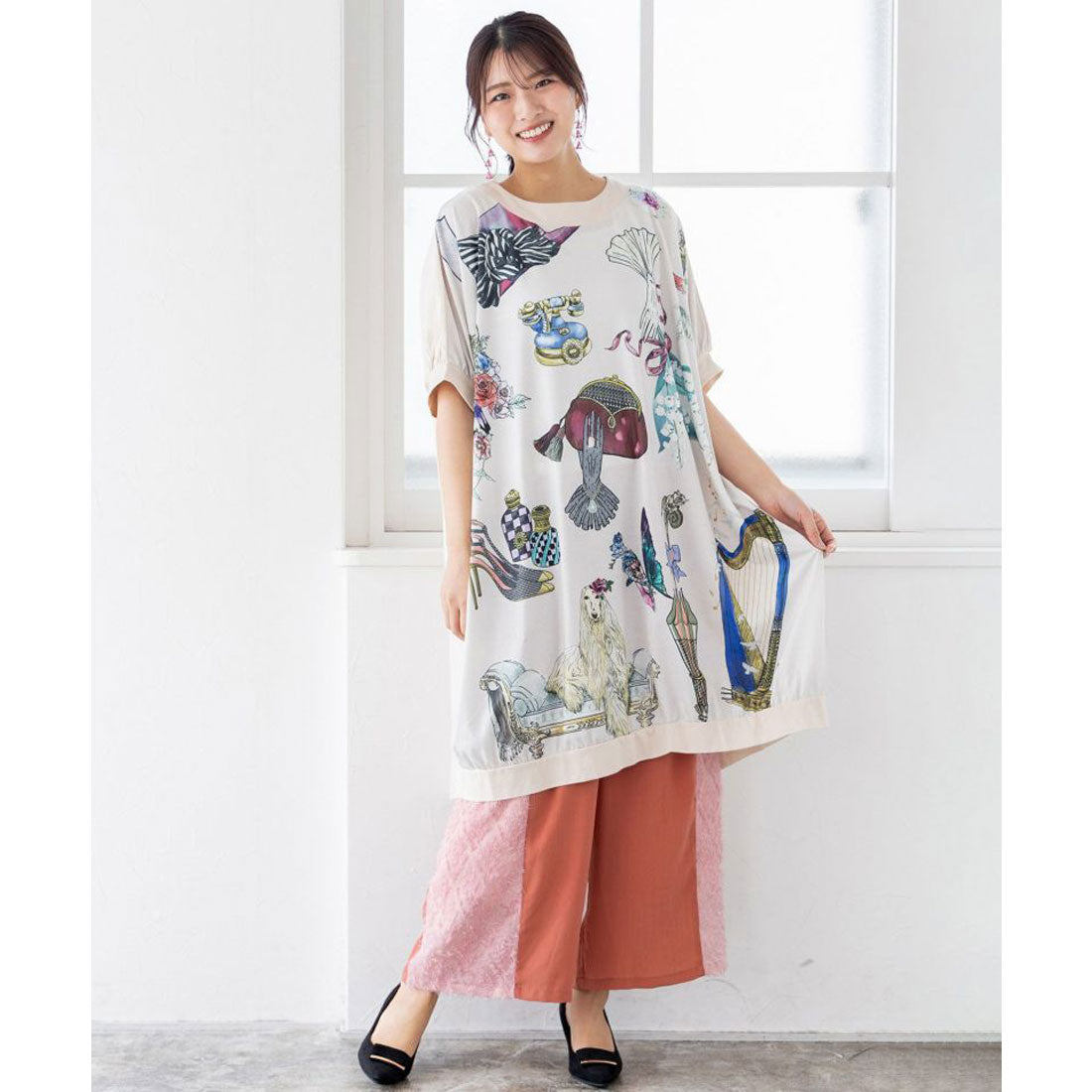 スカラー ScoLar 華やかな貴婦人モチーフプリント 切替ワンピース （アイボリー） アイボリー