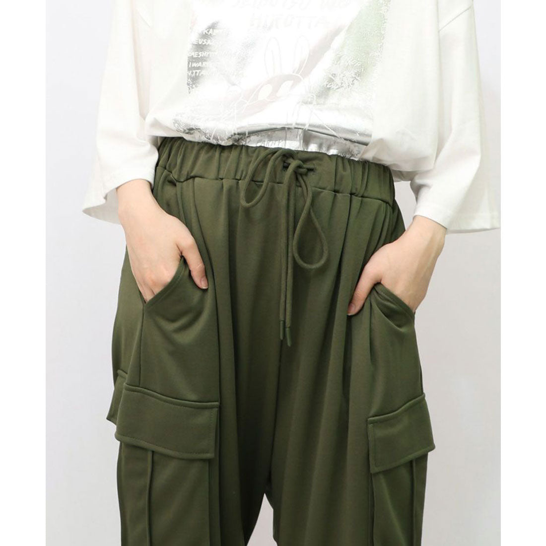 スカラー ScoLar くいしんぼうバーガー柄 リラックスサルエルパンツ （グレー） グレー