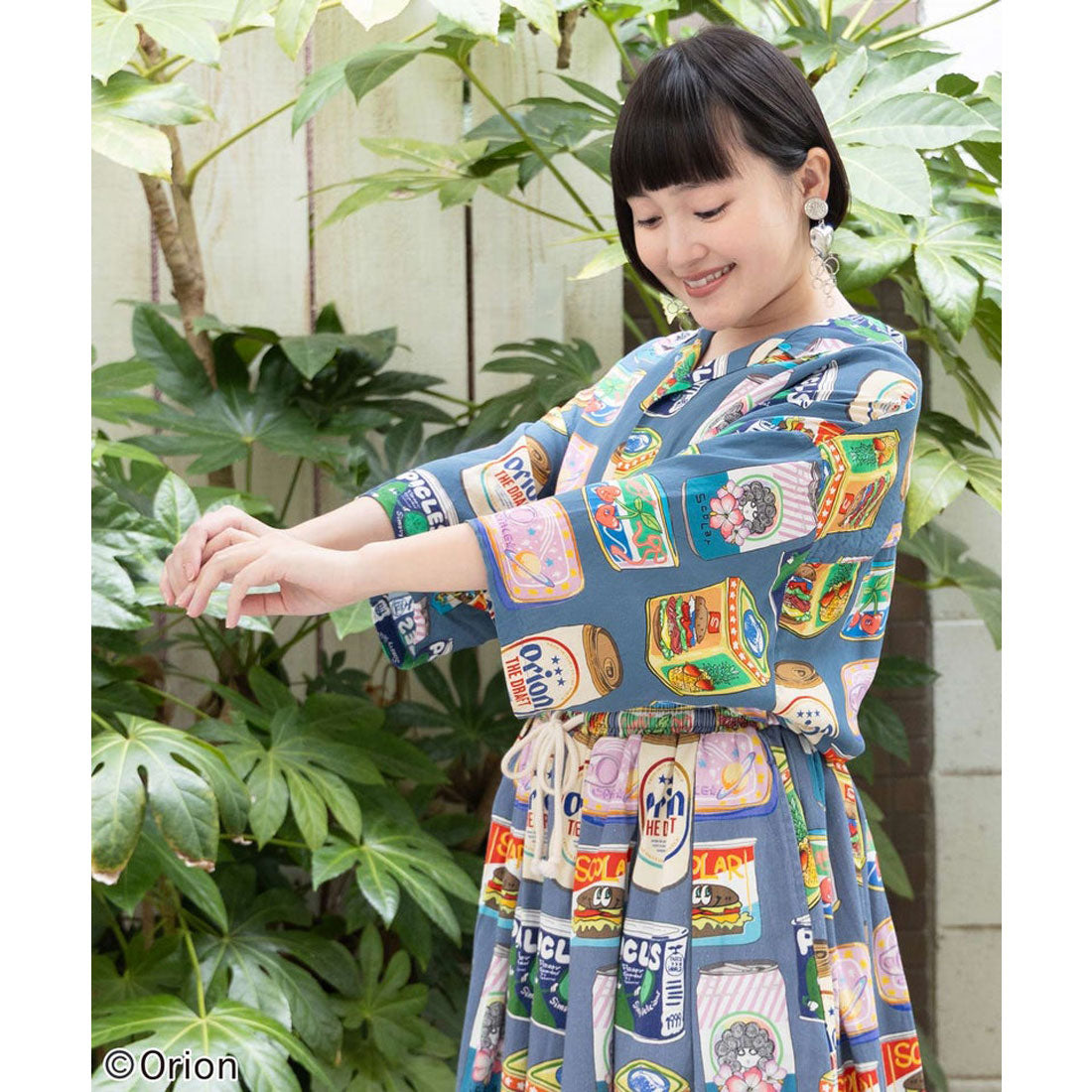 スカラー ScoLar orion×ScoLar トロピカルポップ缶総柄シャツ （ブルー） ブルー