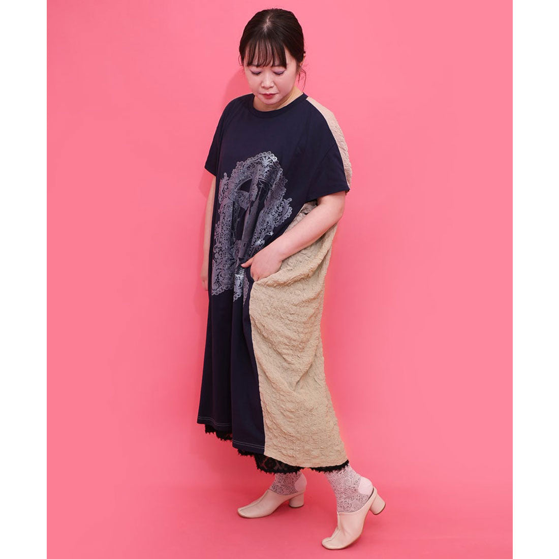 スカラー ScoLar お城のレース風箔プリント異素材切替ワンピース （ネイビー） ネイビー