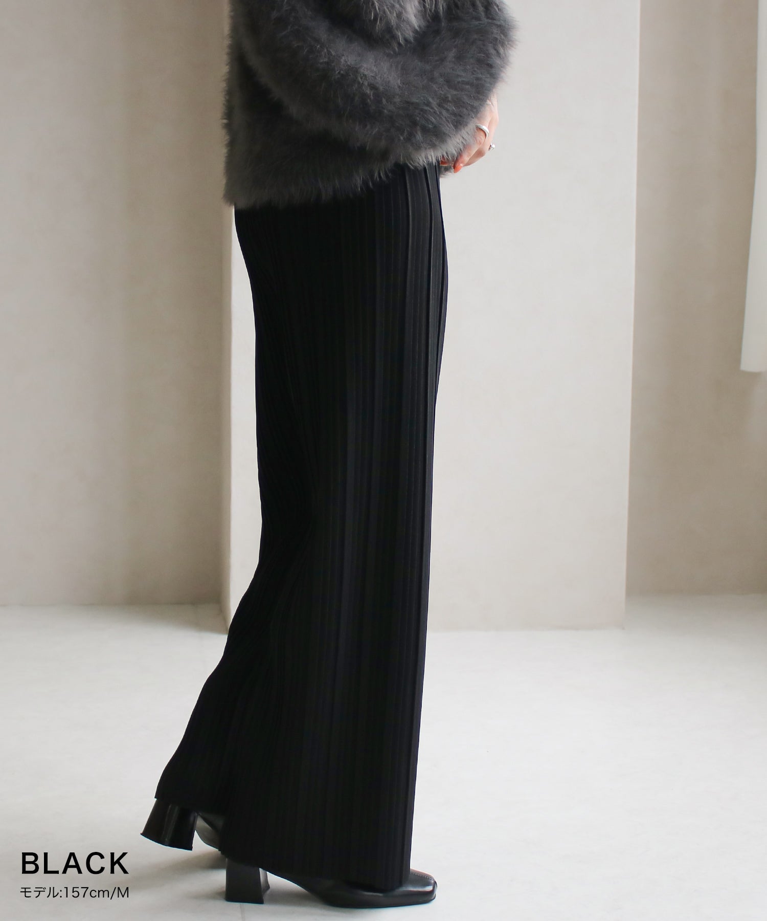 Social Girl Pleated Pants