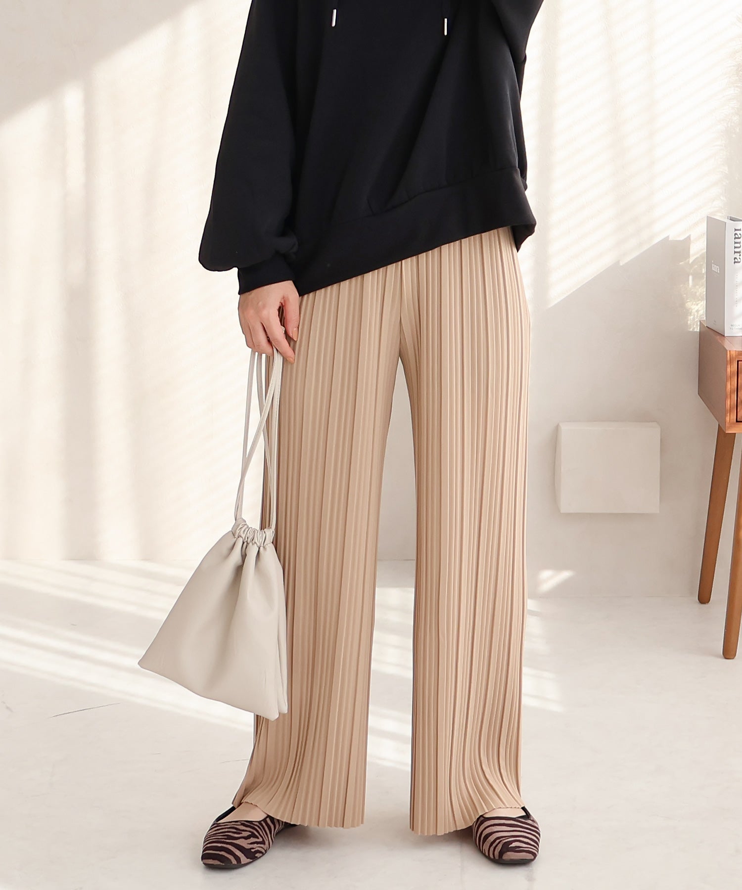 Social Girl Pleated Pants