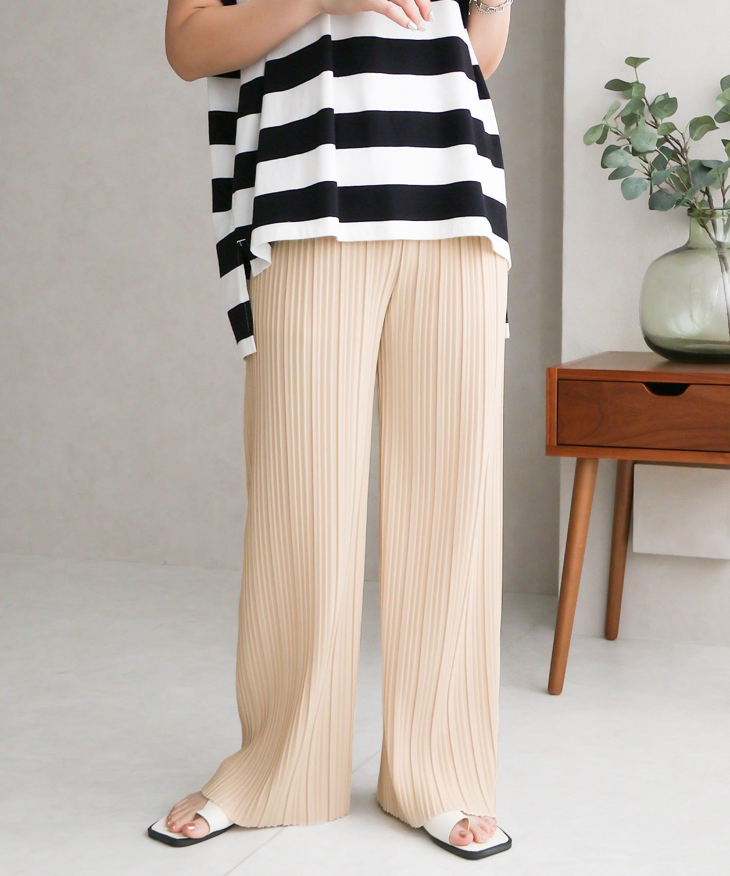 Social Girl Pleated Pants