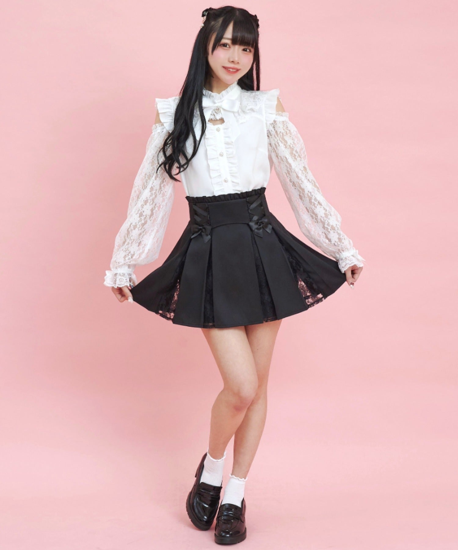 Secret Honey Secret Honey 吊帶風肩開式蕾絲袖上衣