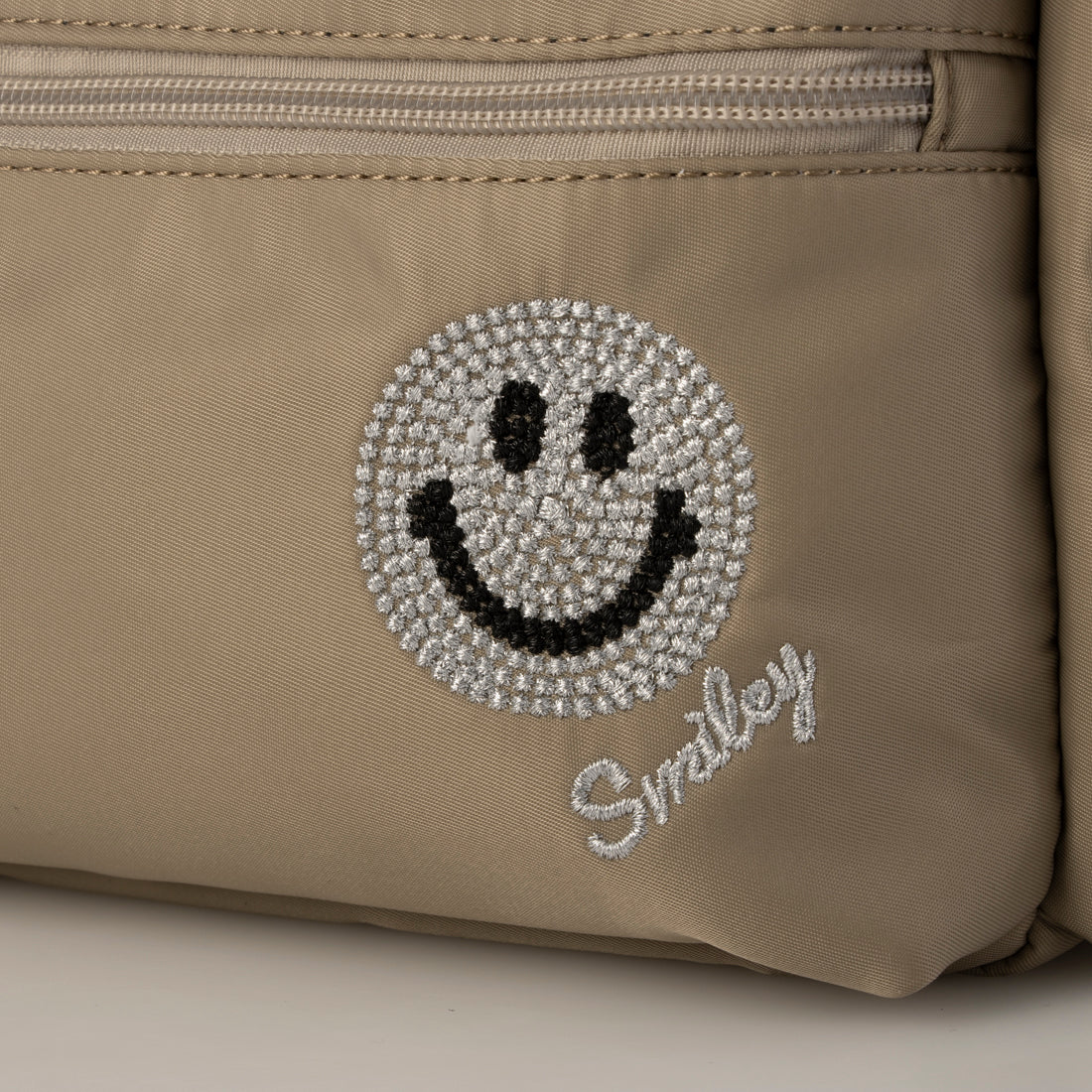 スマイリーフェイス SMILEY FACE ショルダーバッグ （ベージュ） ベージュ