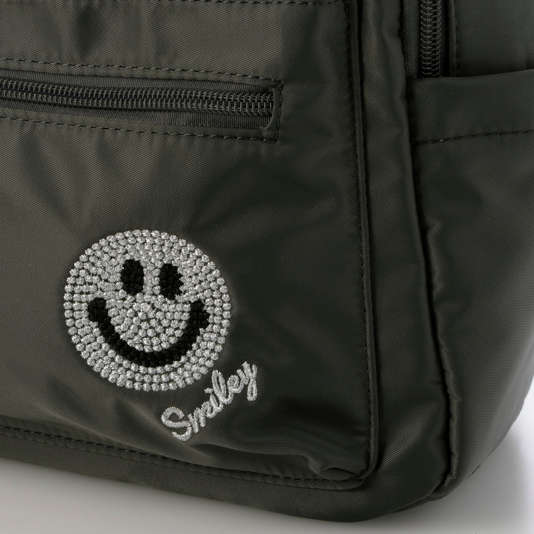 スマイリーフェイス SMILEY FACE スマイル刺繍バッグパック （グレー） グレー