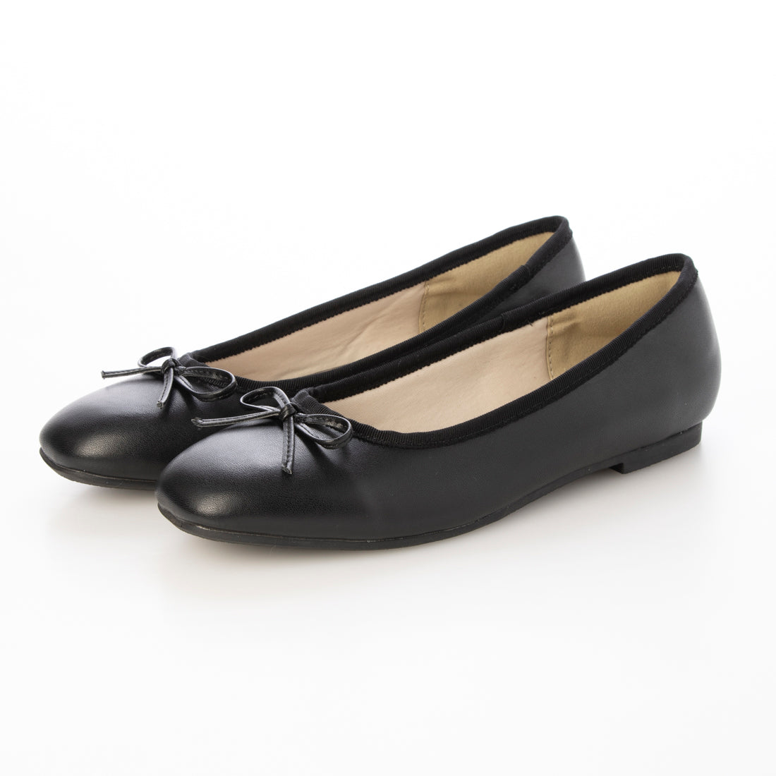 ソルヴィー SoLeVie スクエアトゥフラットシューズ （ブラックスムース） ブラックスムース