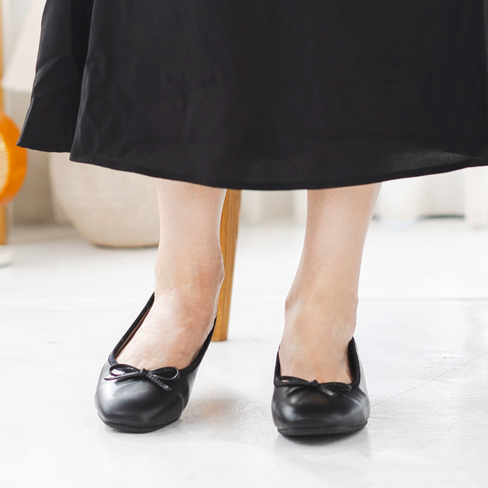 ソルヴィー SoLeVie スクエアトゥフラットシューズ （ブラックスムース） ブラックスムース