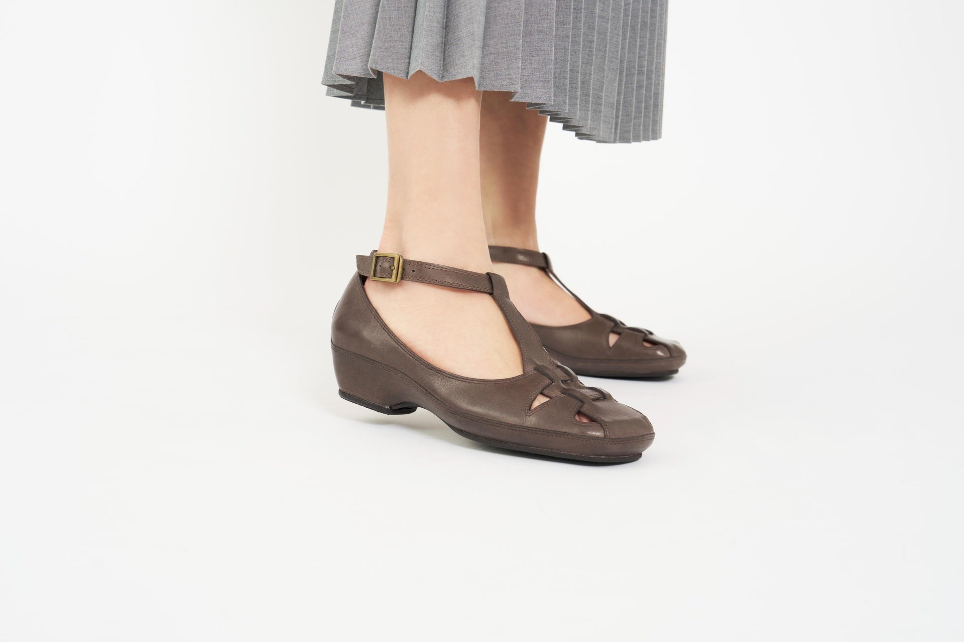 Saya SAYA 4cm genuine leather platform T-strap shoes