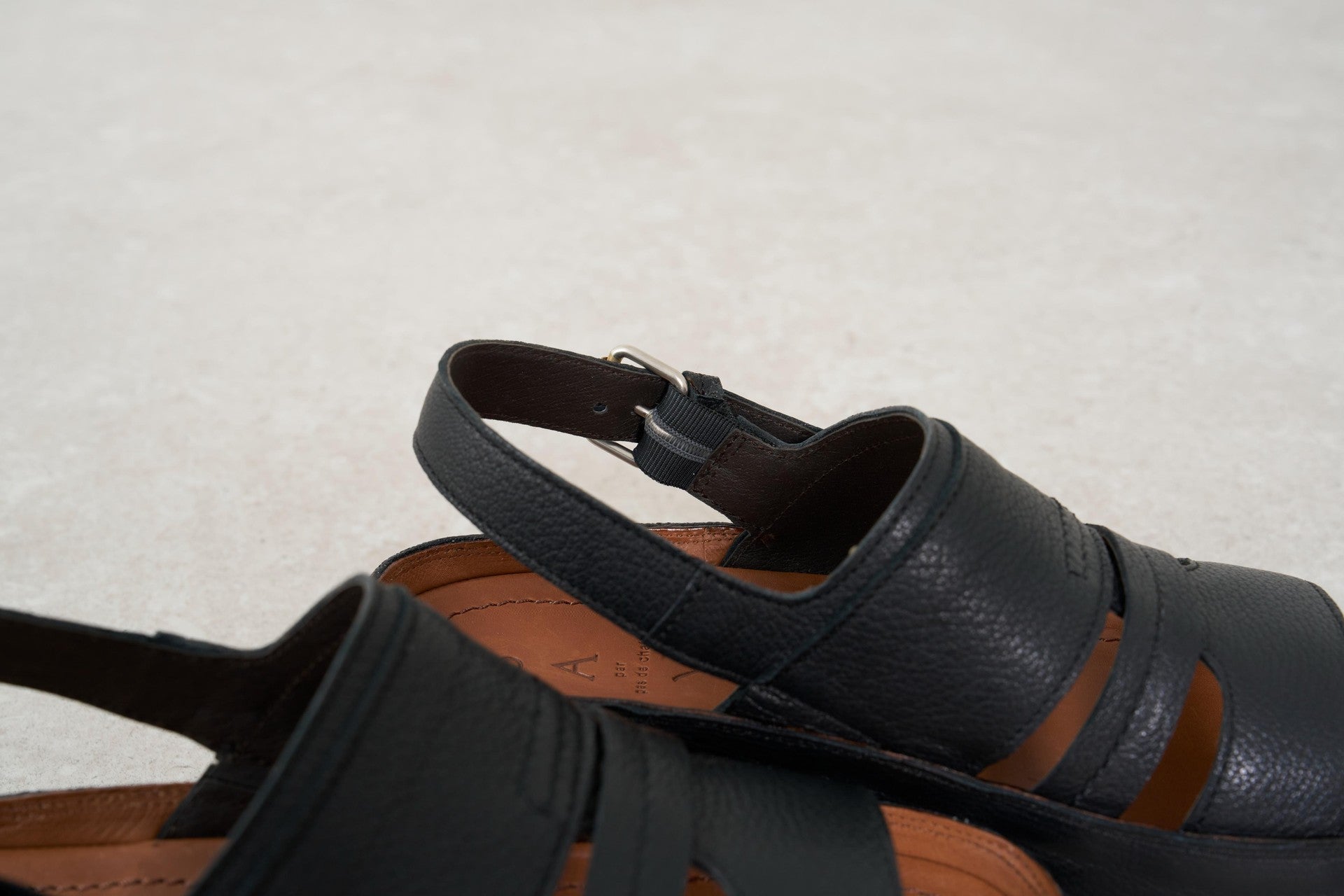 Saya SAYA 4.5cm Thick-soled Genuine Leather Platform Sandals