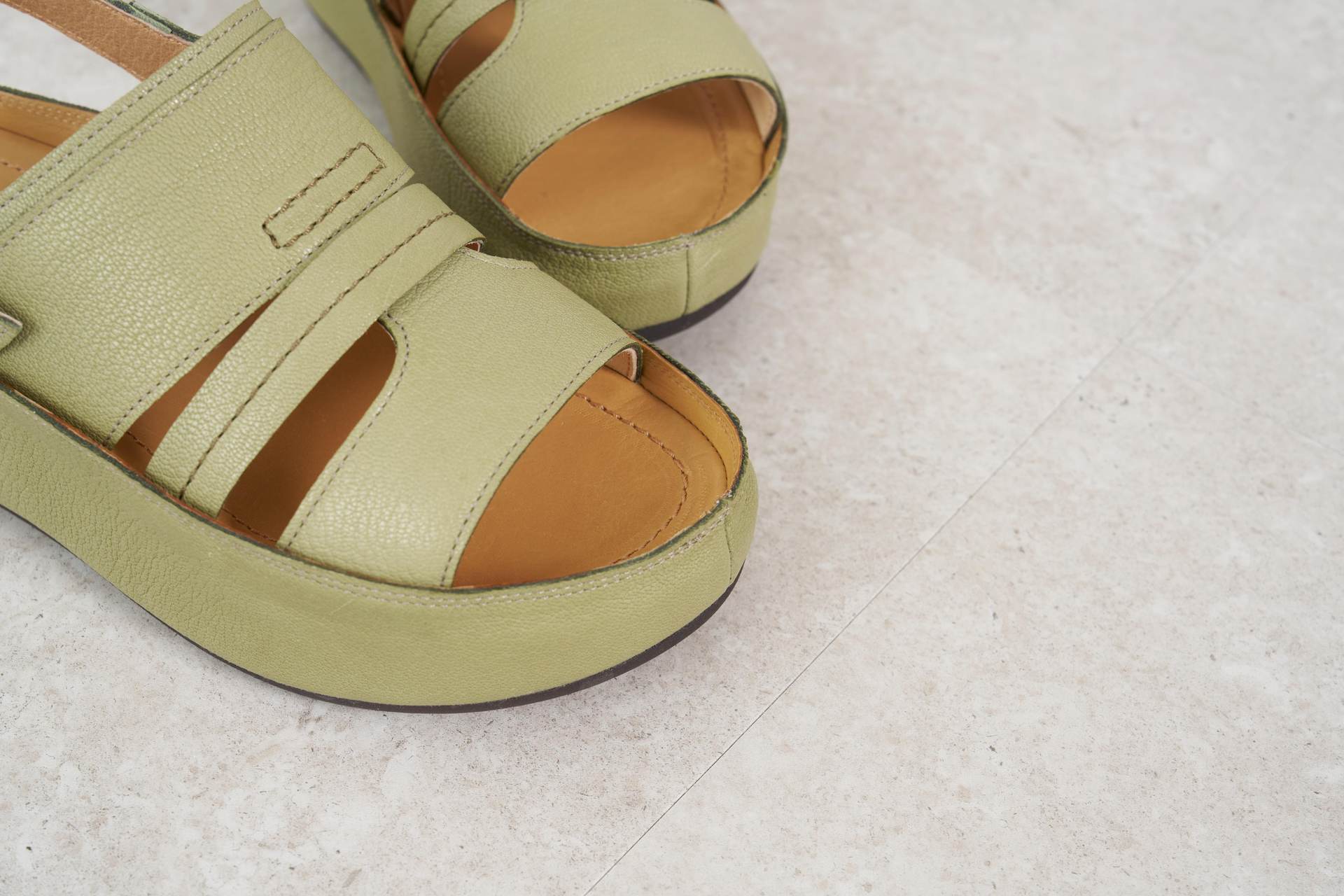 Saya SAYA 4.5cm Thick-soled Genuine Leather Platform Sandals