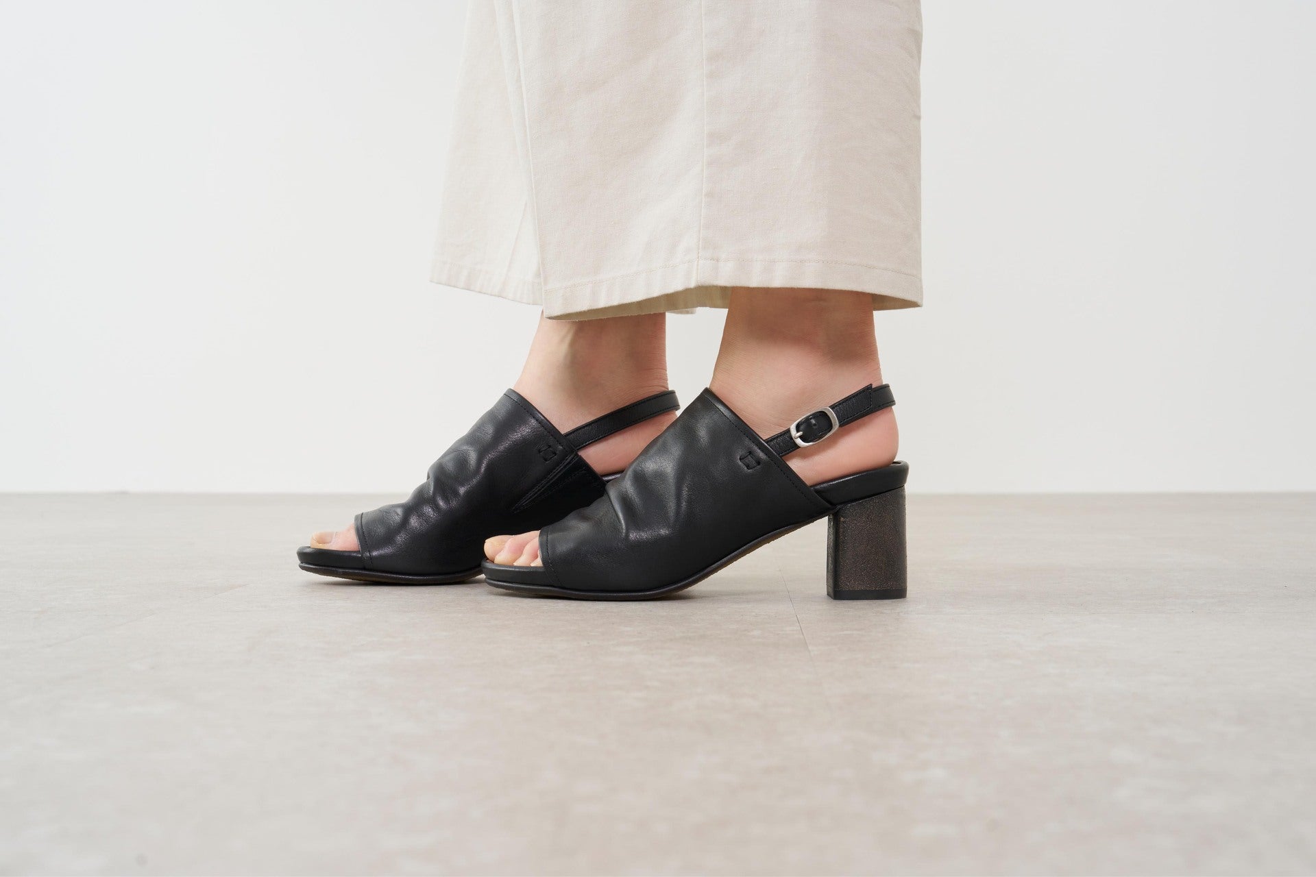 サヤ SAYA 6cm本革フットベッドインソールサンダル （オリーブ） オリーブ