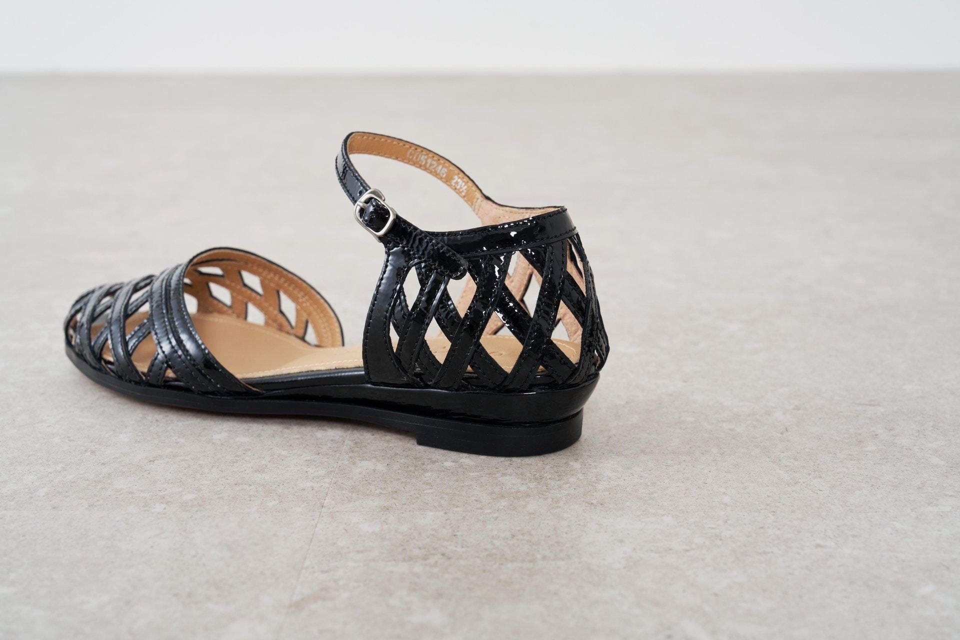 サヤ SAYA 3cm本革メッシュセパレートシューズ （ブラックエナメル） ブラックエナメル