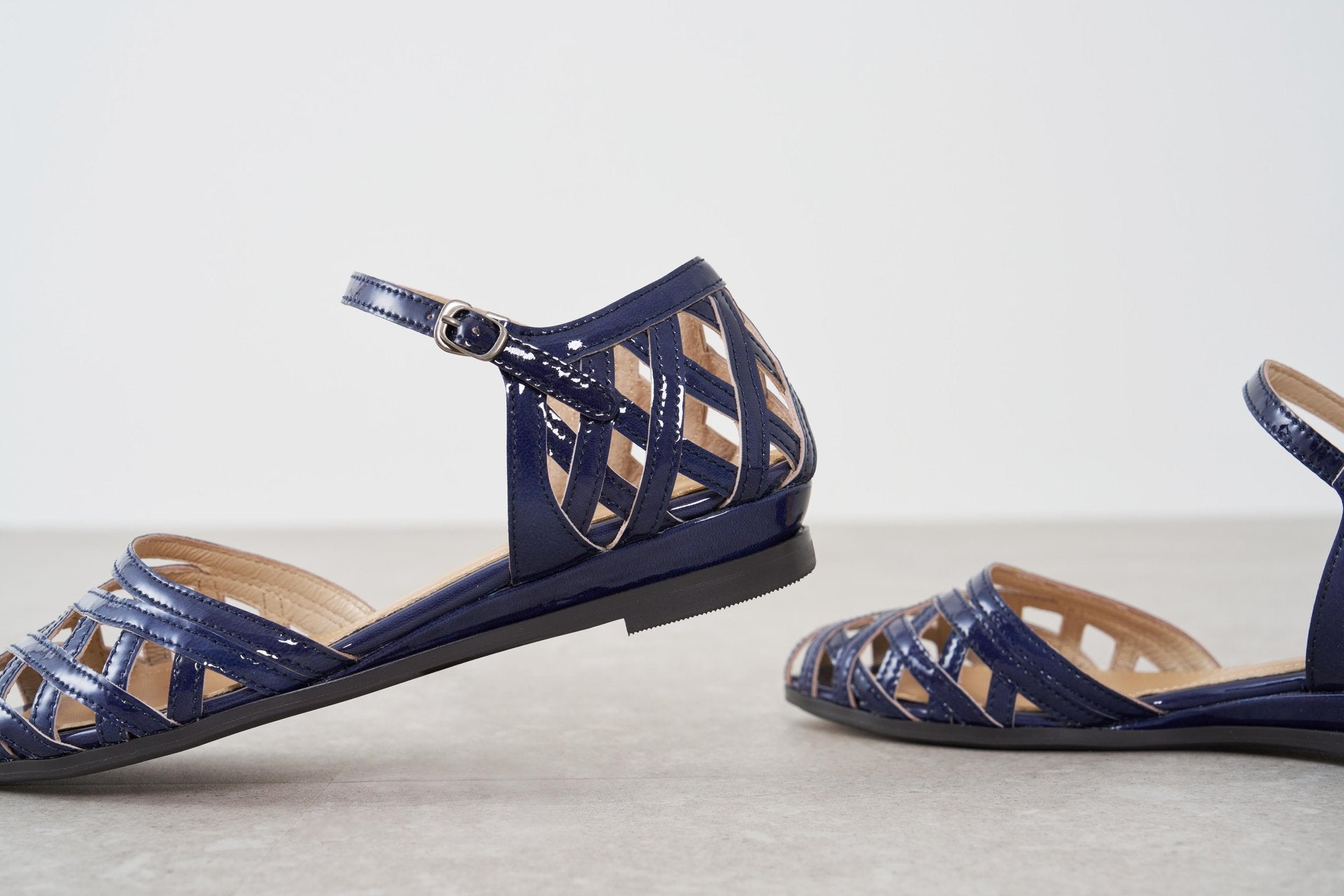 サヤ SAYA 3cm本革メッシュセパレートシューズ （ブラックエナメル） ブラックエナメル