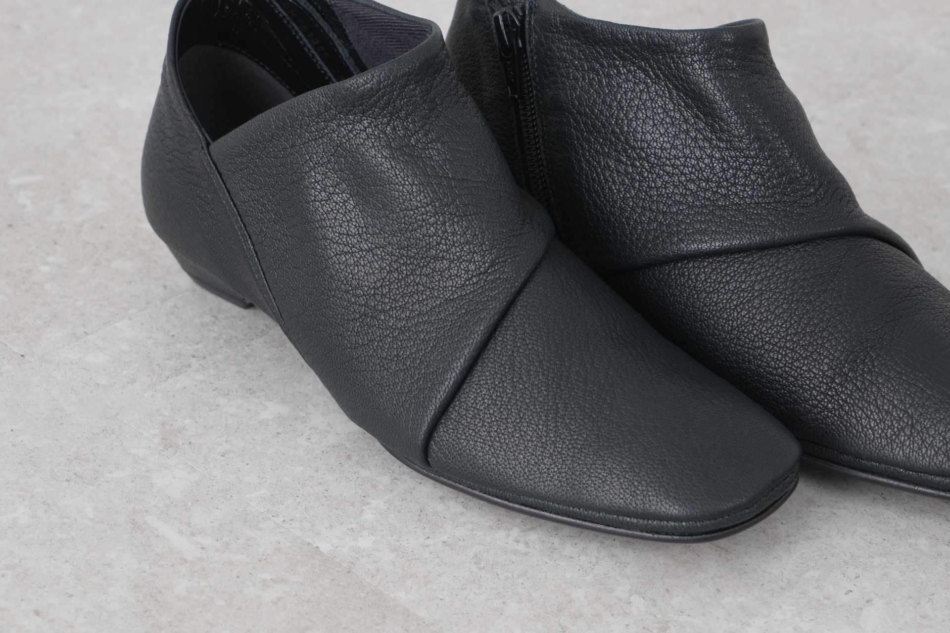 サヤ SAYA 2cmボロネーゼ製法ショートブーツ （アイボリー） アイボリー