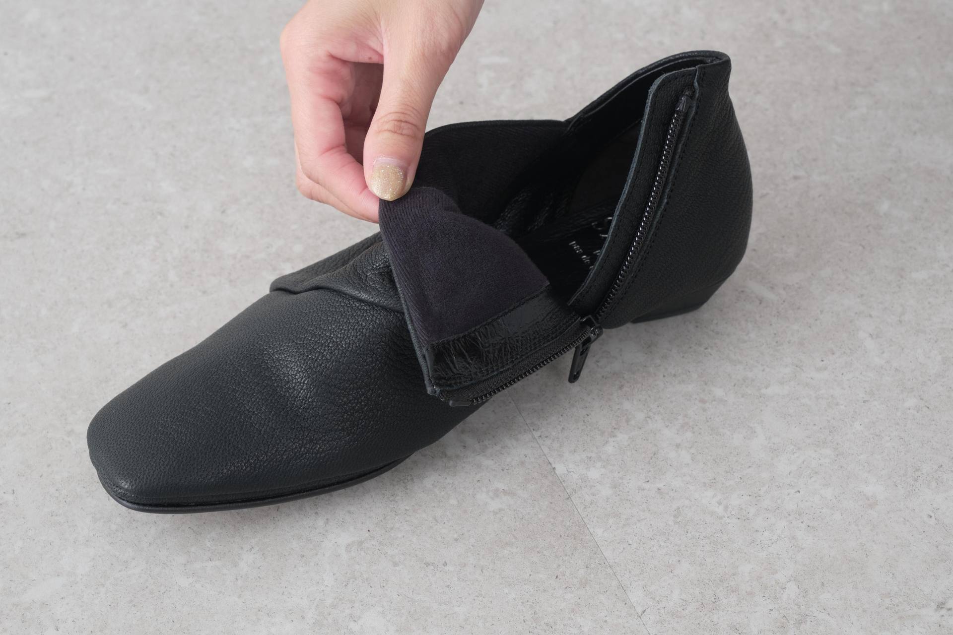 サヤ SAYA 2cmボロネーゼ製法ショートブーツ （アイボリー） アイボリー