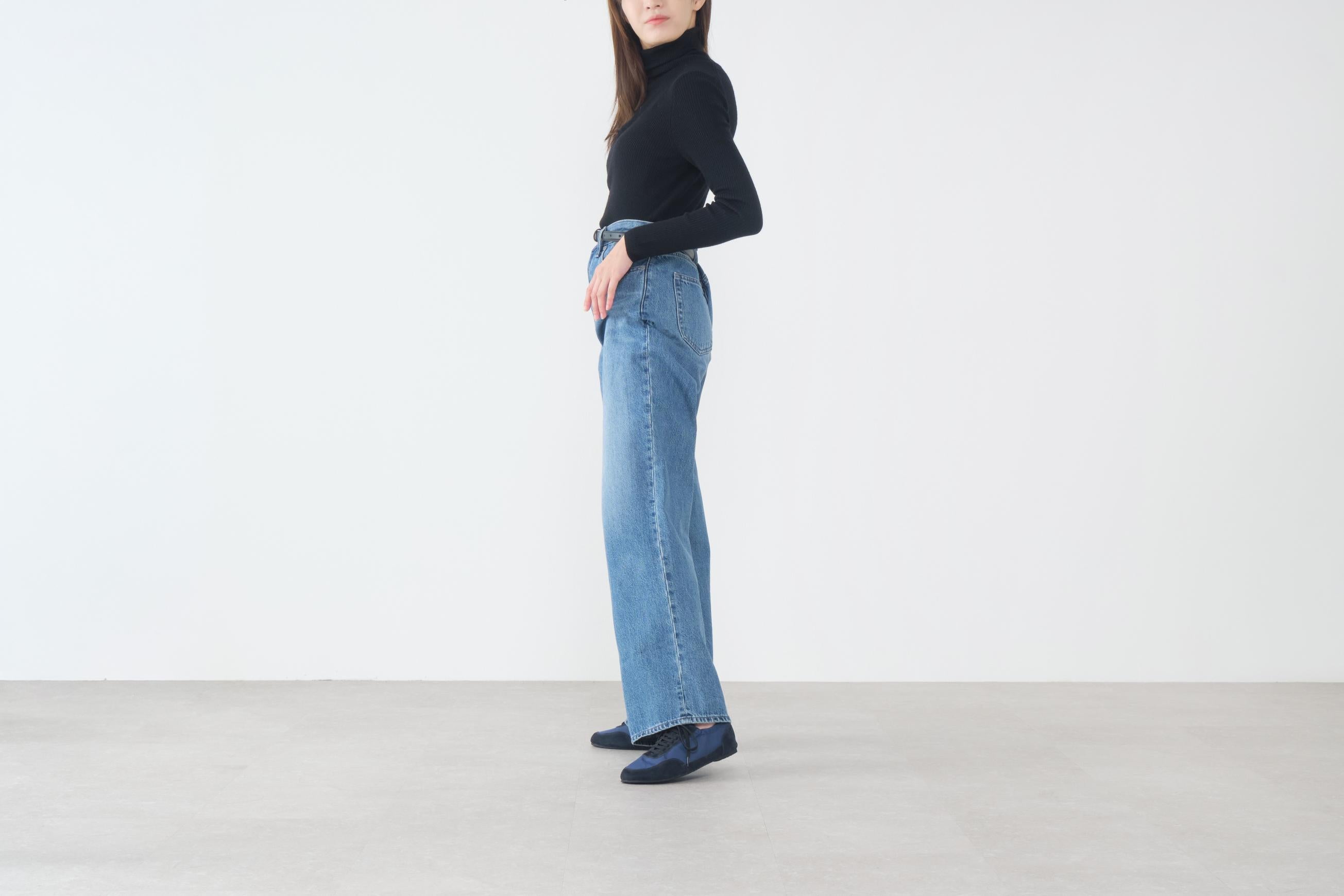 sayaページ Saya SAYA Low-Tech Slim Sneakers