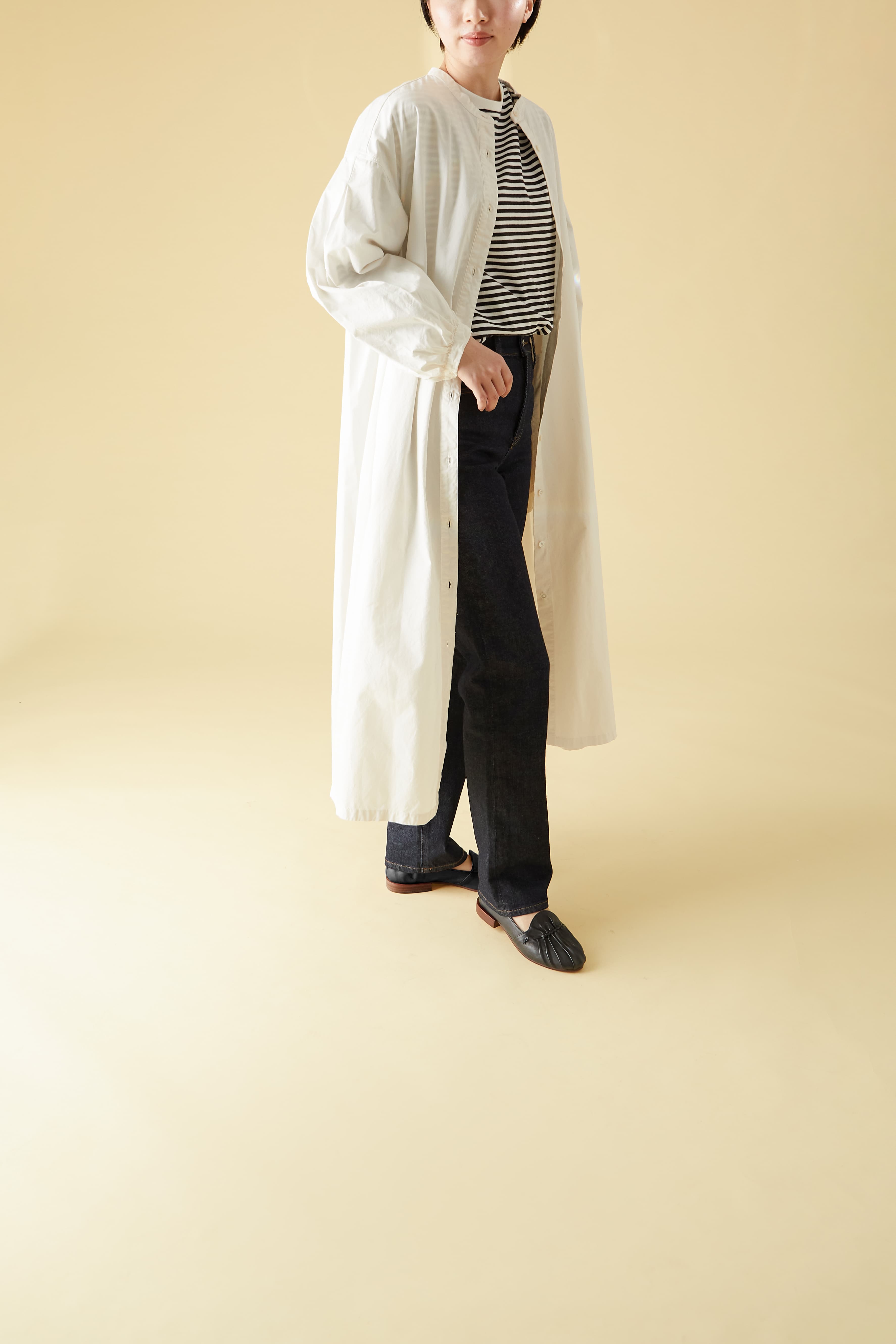 サヤ SAYA フラット本革ラウンドトウシャーリングスリッポンシューズ