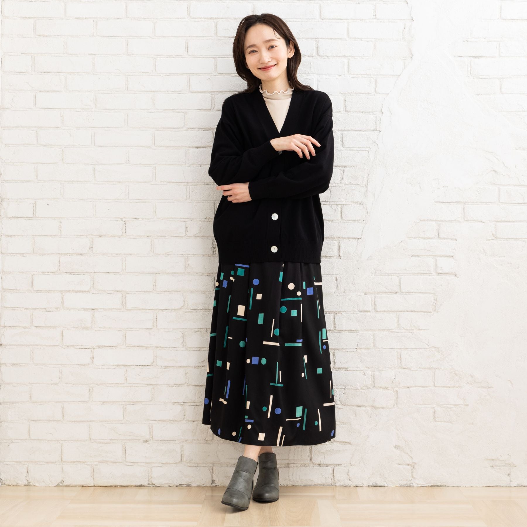 サブストリート マイスタンダード sabstreet my standard 【大きいサイズ】 9号・15号(M・3L) FONTLAB 袖口配色Vカーディガン （ブラック） ブラック