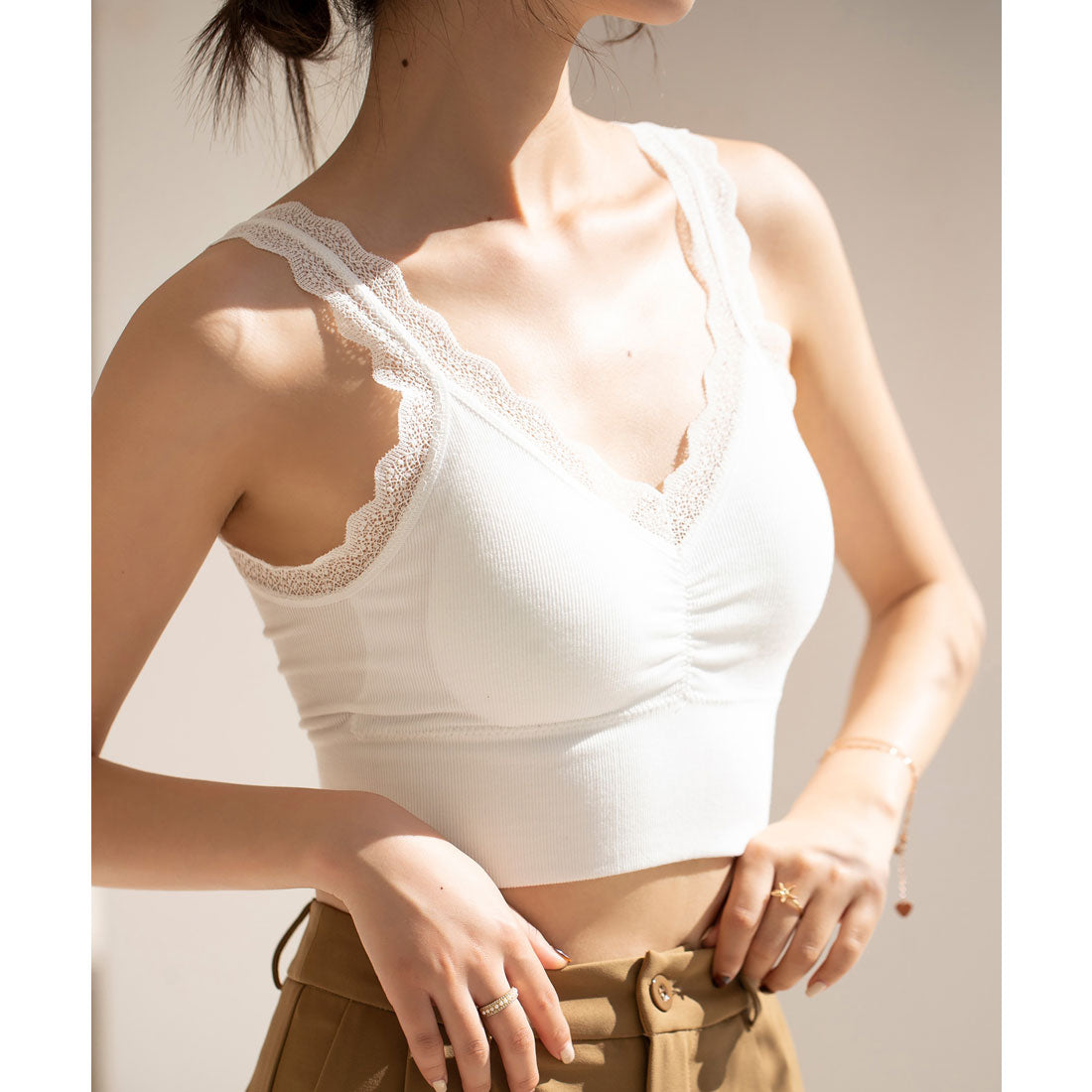 セゾンドパピヨン SAISON DE PAPILLON ミディ丈レースストラップブラトップ （ホワイト） ホワイト