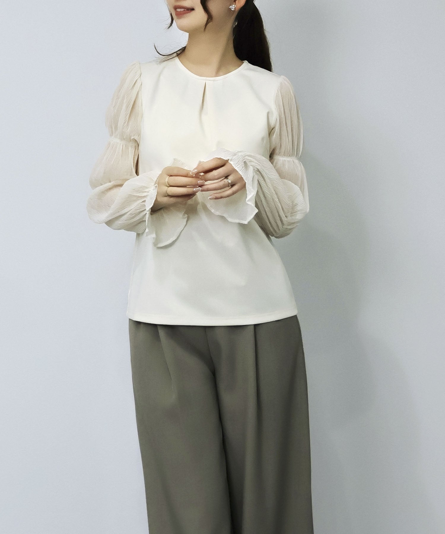 セゾンドパピヨン SAISON DE PAPILLON シアードッキングカットソープルオーバー （アイボリー） アイボリー