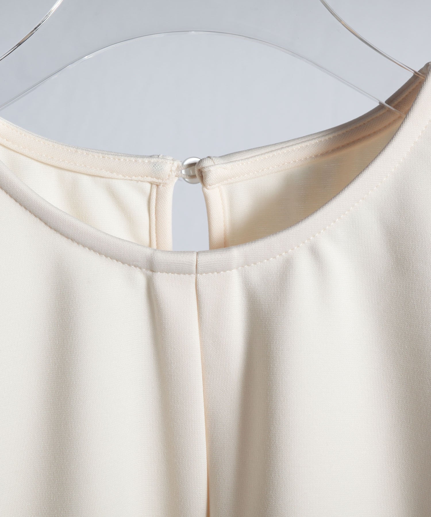 セゾンドパピヨン SAISON DE PAPILLON シアードッキングカットソープルオーバー （アイボリー） アイボリー