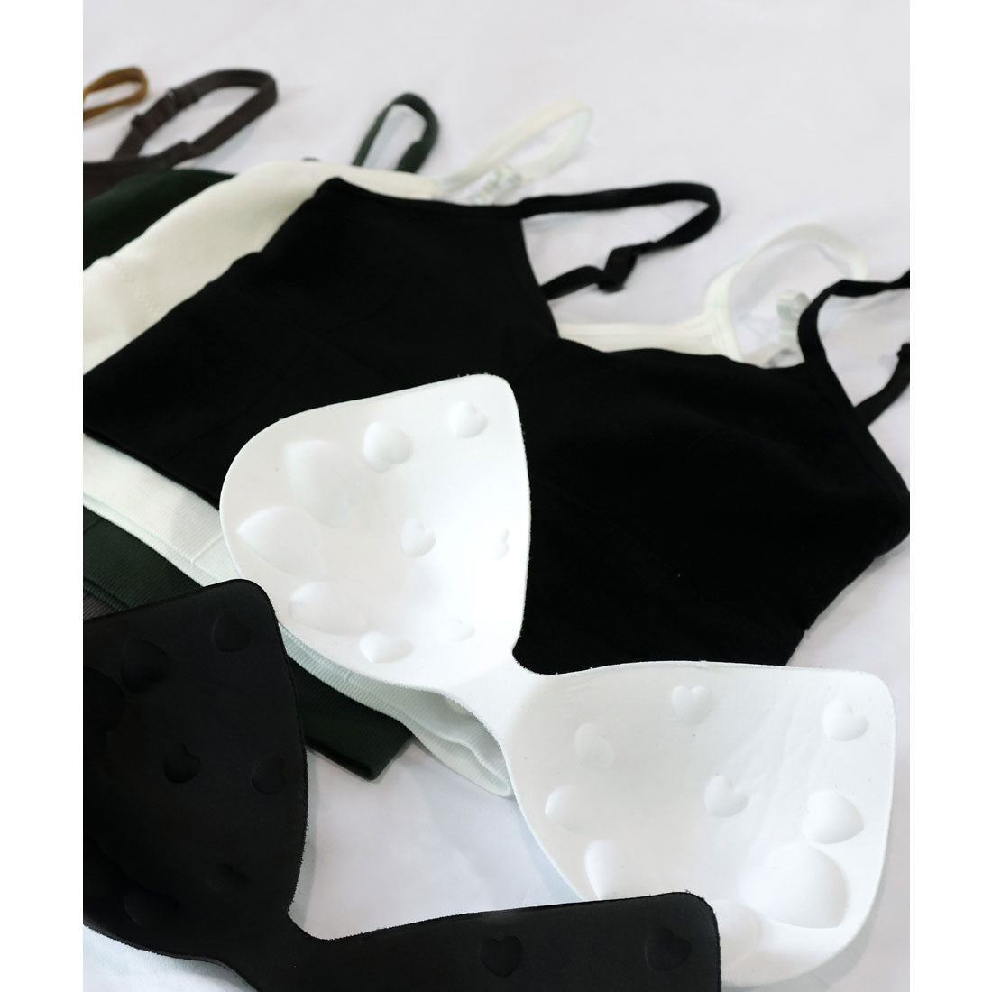 セゾンドパピヨン SAISON DE PAPILLON ミディ丈Uネックブラトップ （ホワイト） ホワイト