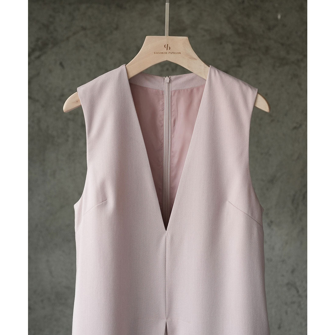 セゾンドパピヨン SAISON DE PAPILLON ディープVネックサロペット （ピンク） ピンク