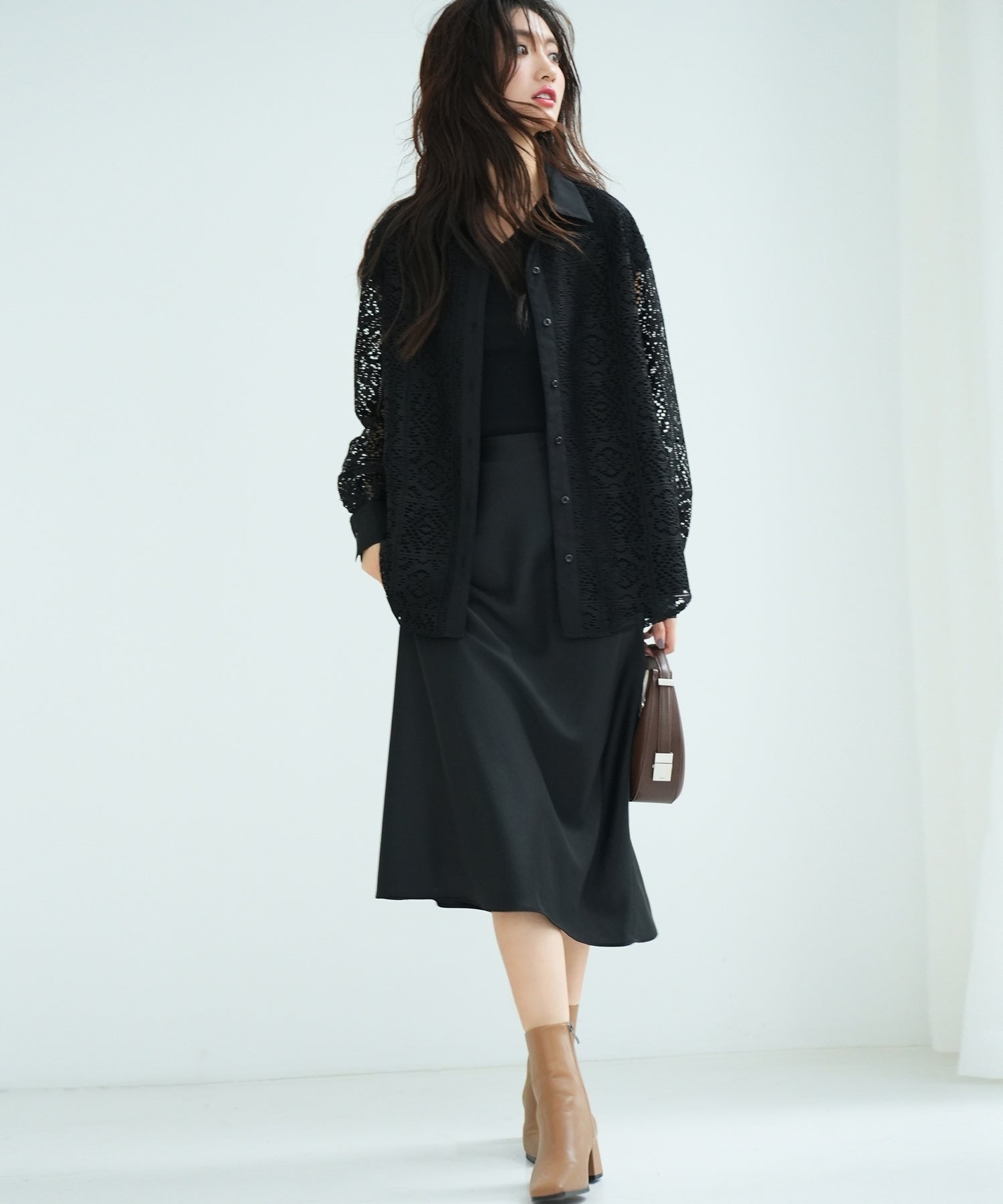 SAISON DE PAPILLON Lace-up Oversized Shirt