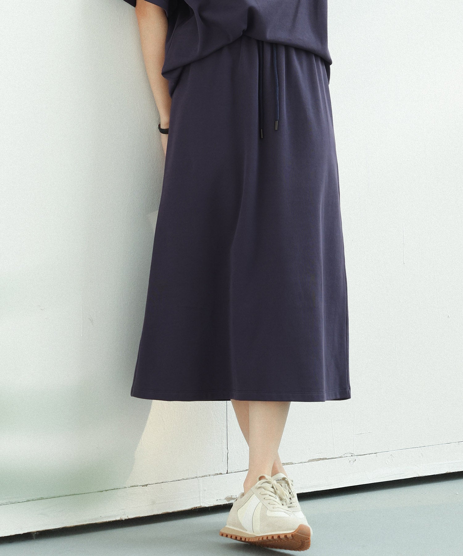 Saison de Papillon Elastic Waist Midi Length Sweat Skirt