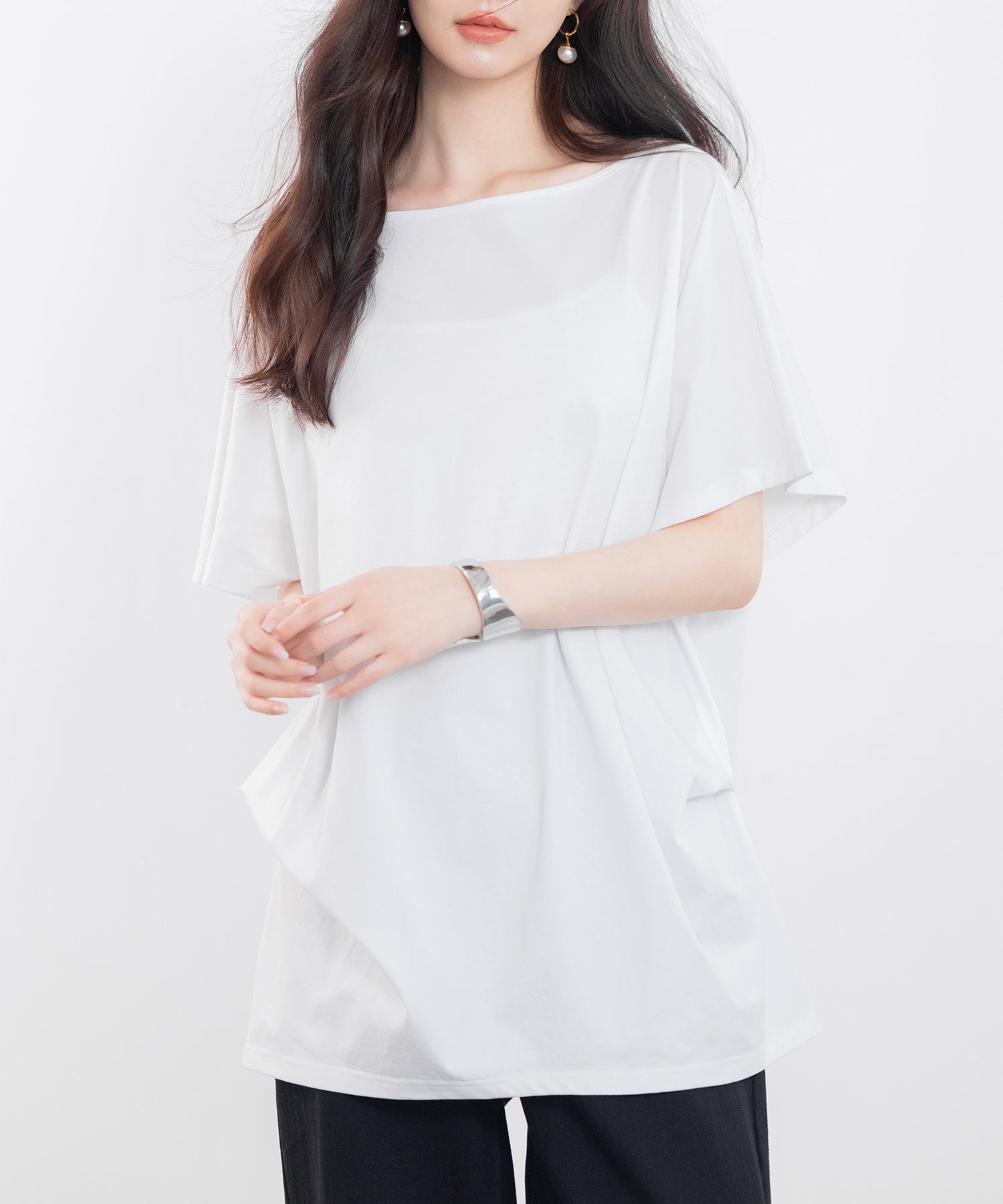 Saison de Papillon Boat Neck Cut and Sew T-Shirt