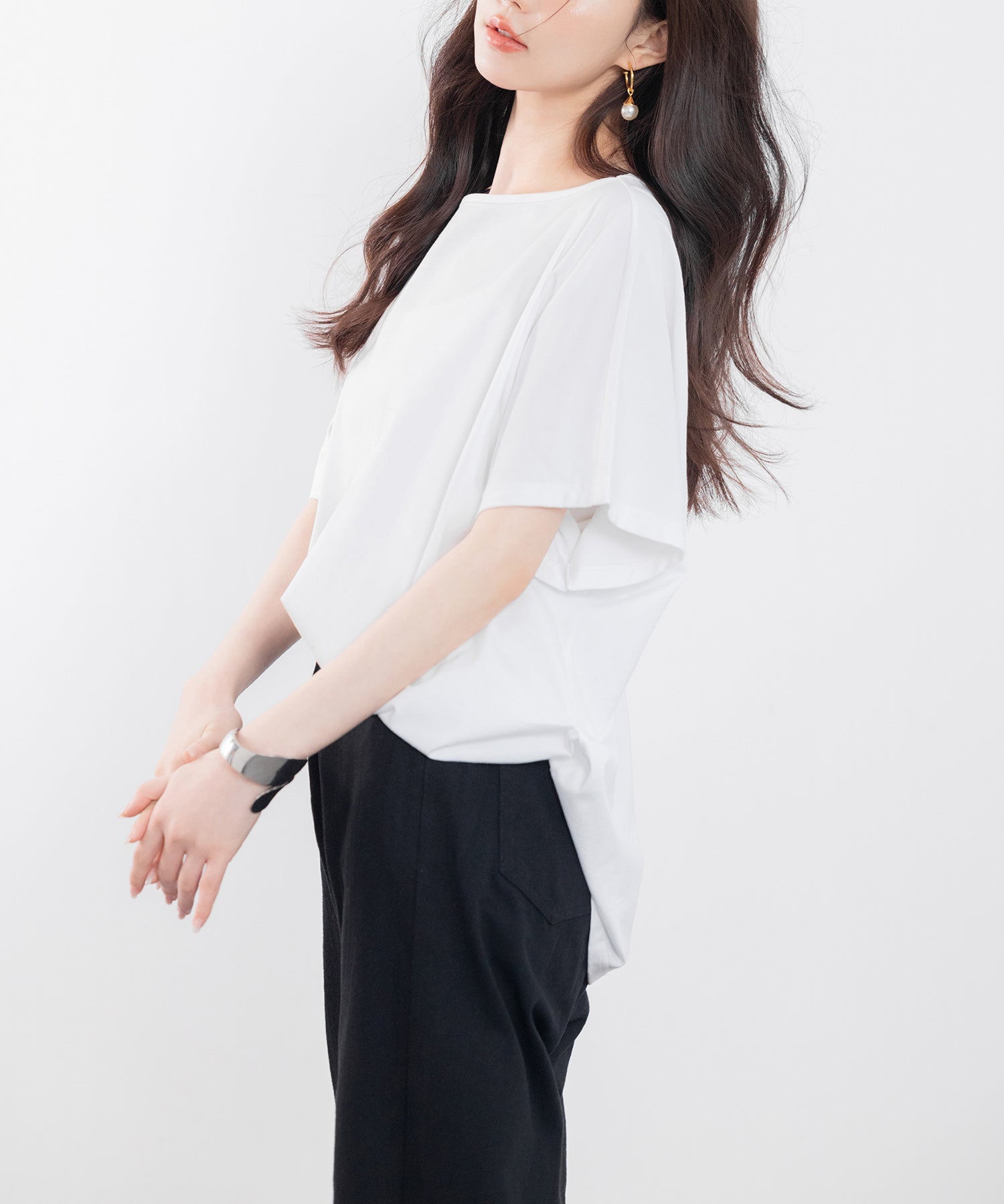 Saison de Papillon Boat Neck Cut and Sew T-Shirt