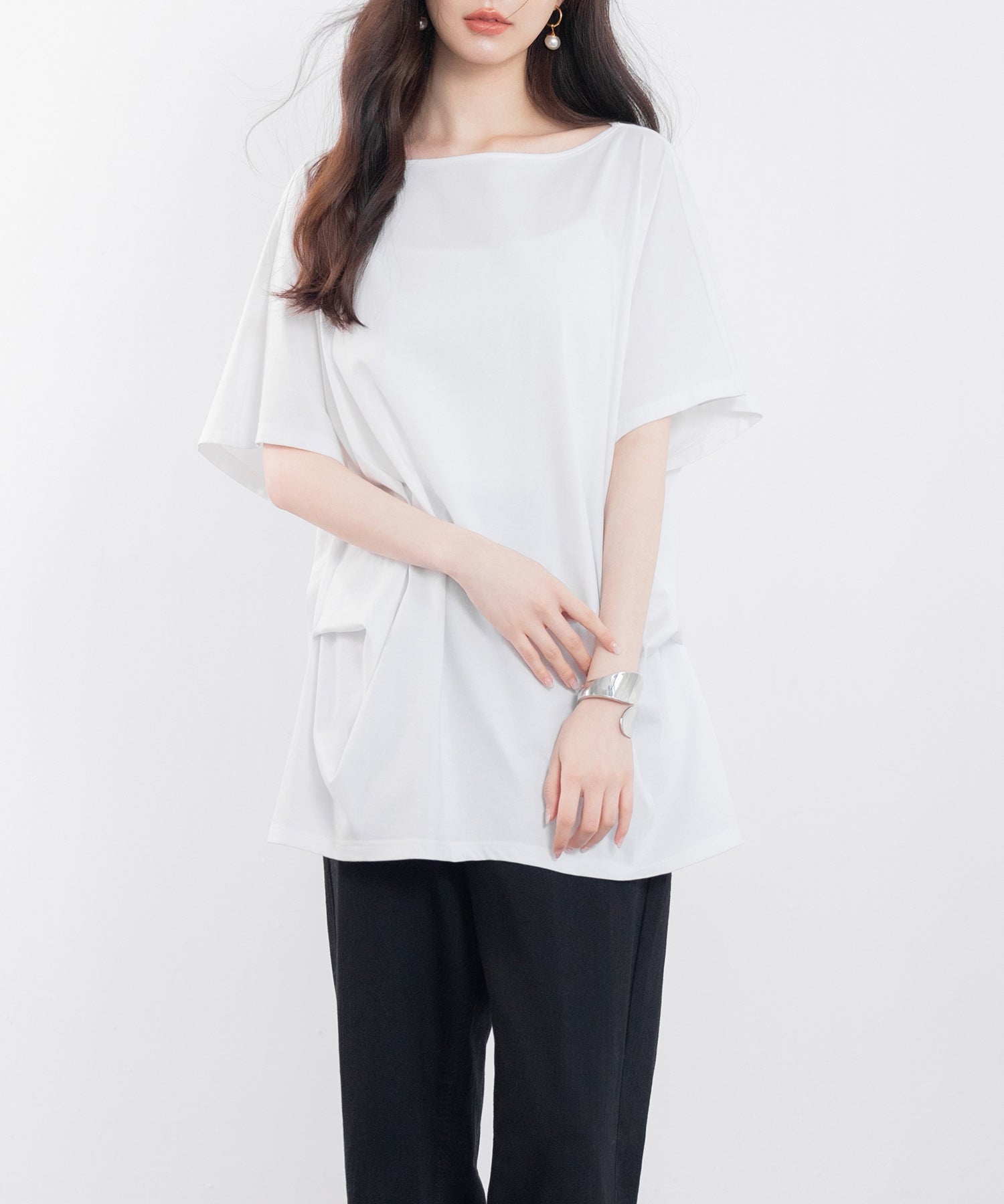 Saison de Papillon Boat Neck Cut and Sew T-Shirt