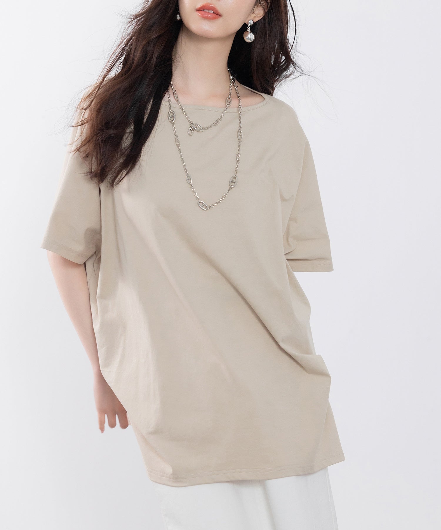 Saison de Papillon Boat Neck Cut and Sew T-Shirt