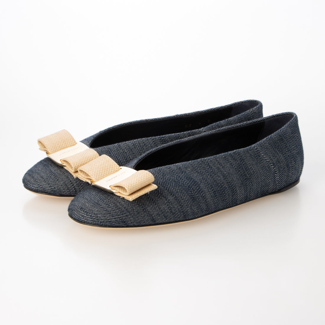 サルバトーレフェラガモ Salvatore Ferragamo VANNA DEN （DENIM） DENIM