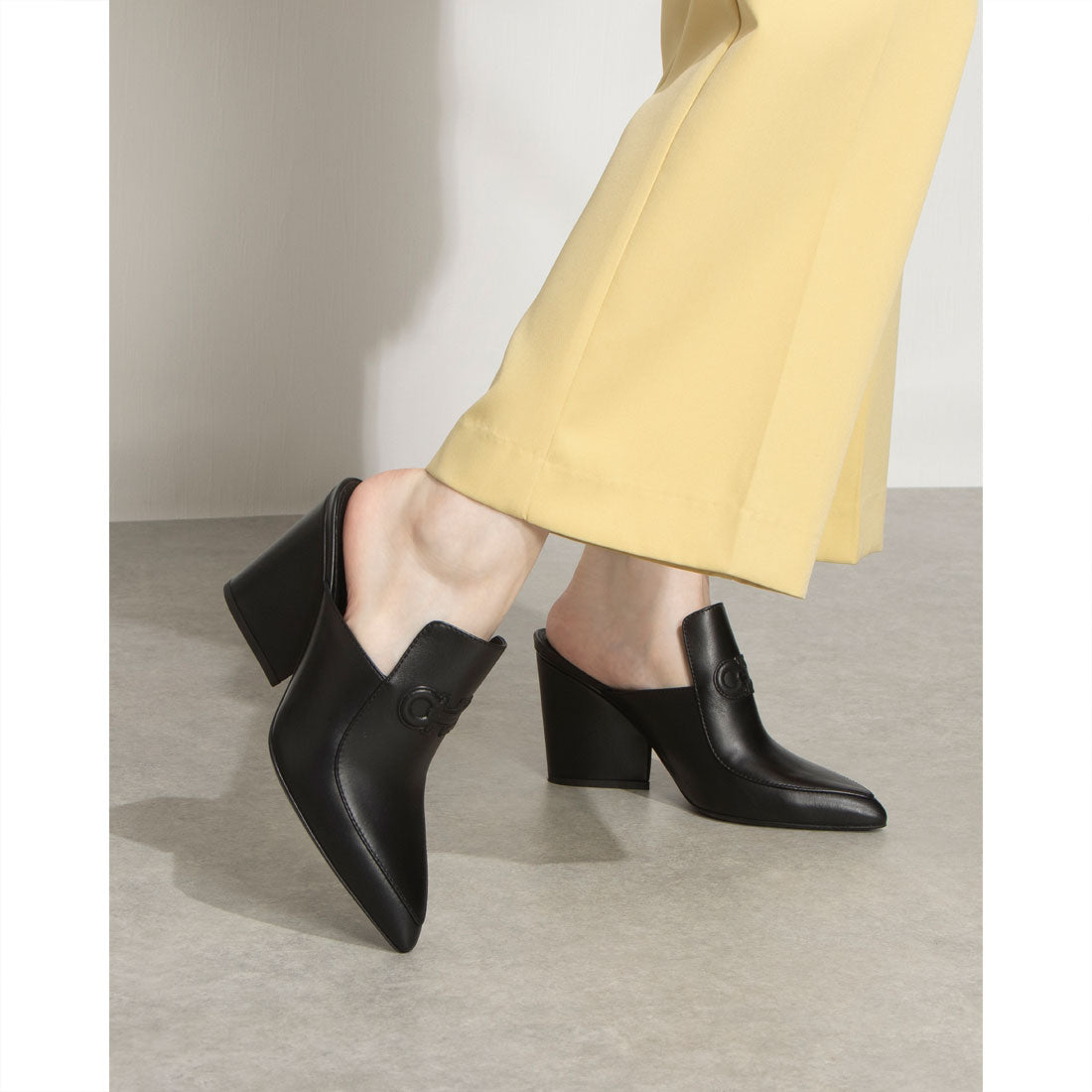 サルバトーレフェラガモ Salvatore Ferragamo Malfa mules