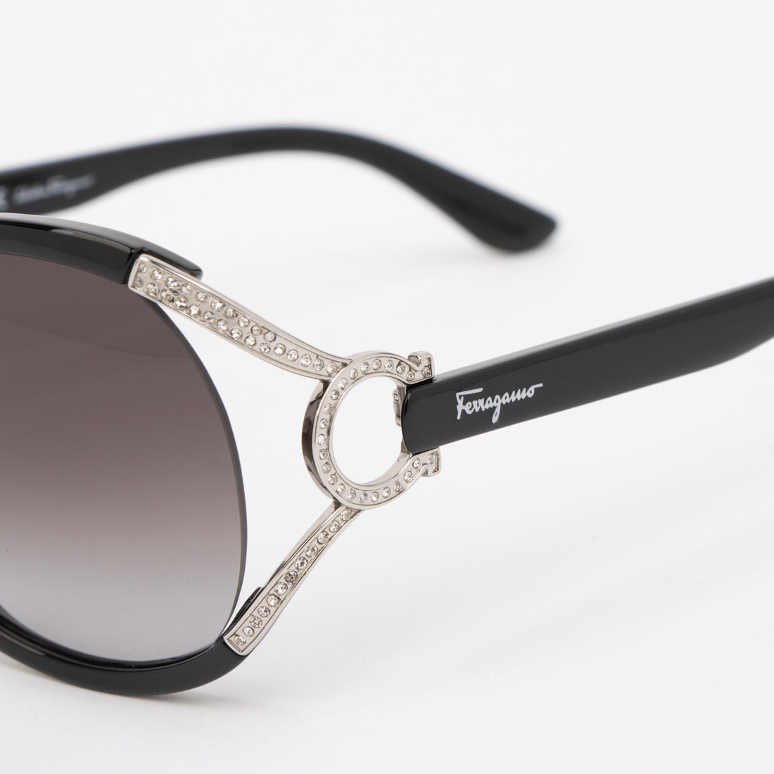 サルバトーレフェラガモ Salvatore Ferragamo サングラス レディース メンズ （ブラック） ブラック
