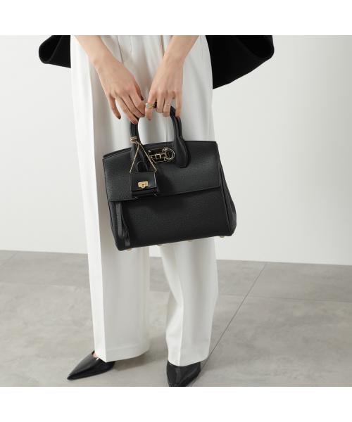 サルバトーレフェラガモ Salvatore Ferragamo FERRAGAMO イヤホンケース 220486 765929 AirPods Proケース （NERO/ブラック） NERO/ブラック